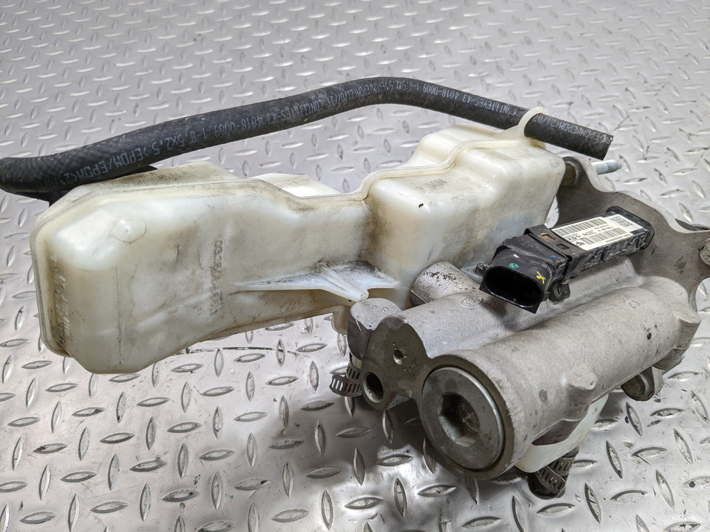 2008 - 2012 FORD ESCAPE OEM HYBRID BRAKE MASTER CYLINDER BOOSTER WITH RESERVOIR