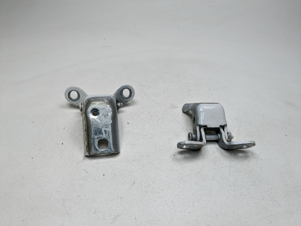 08 - 12 FORD ESCAPE OEM DOOR HINGE SET REAR RIGHT PASSENGER SIDE UPPER AND LOWER