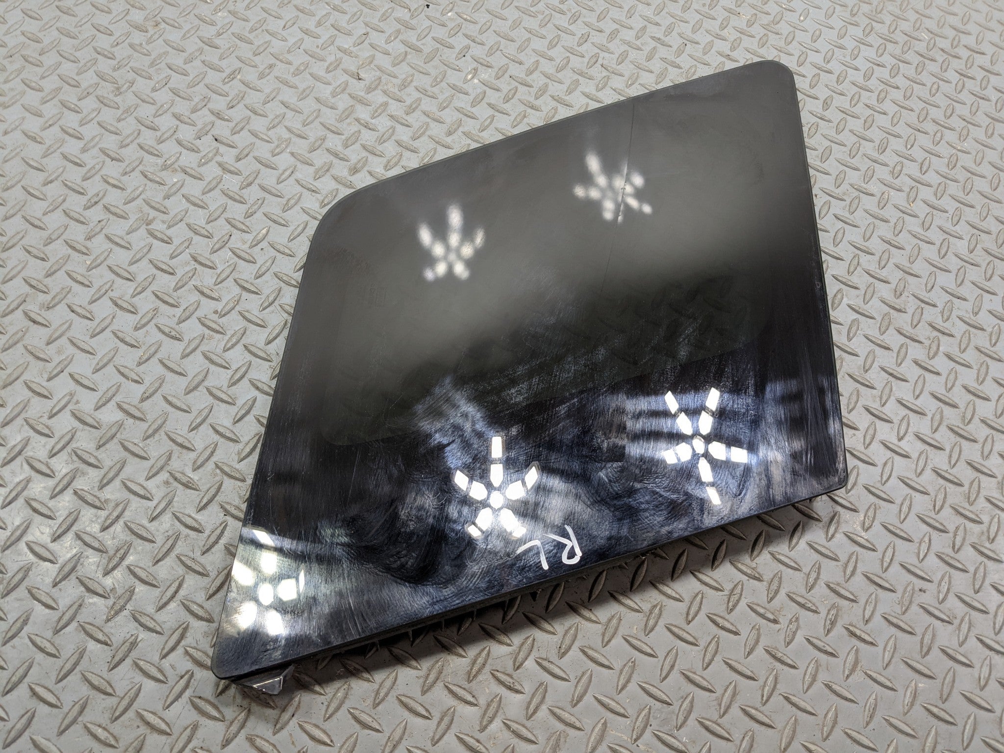 2008 - 2012 FORD ESCAPE OEM DOOR WINDOW QUARTER GLASS REAR LEFT DRIVER SIDE