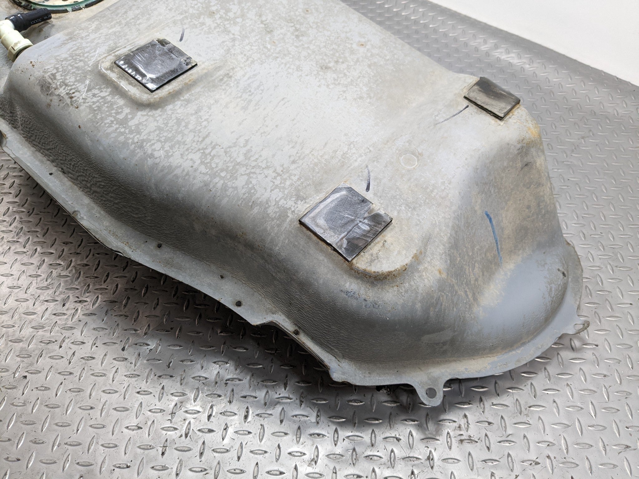 2008 - 2012 FORD ESCAPE OEM GASOLINE FUEL TANK ASSEMBLY VIN 8TH DIGIT 2.3L