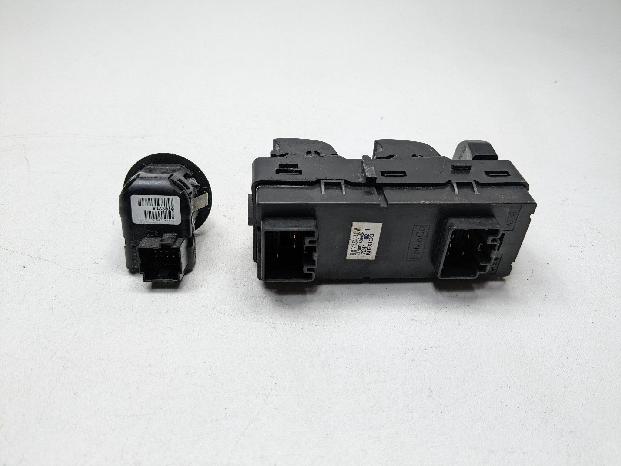 08 - 12 FORD ESCAPE OEM MASTER DOOR SWITCH FRONT LEFT WITH MIRROR CONTROL SWITCH