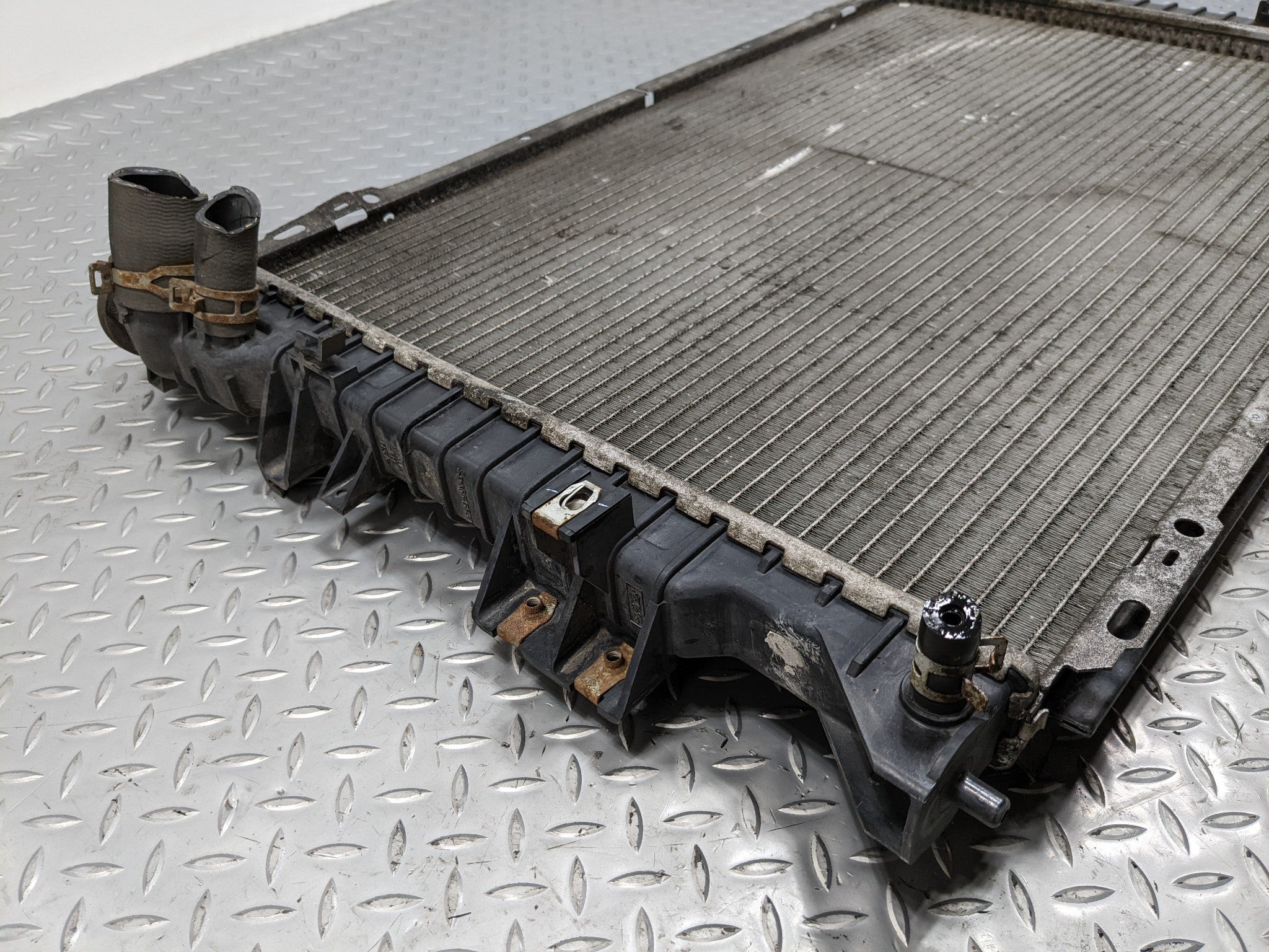 2008 - 2012 FORD ESCAPE OEM ENGINE RADIATOR MOTOR COOLING ASSEMBLY