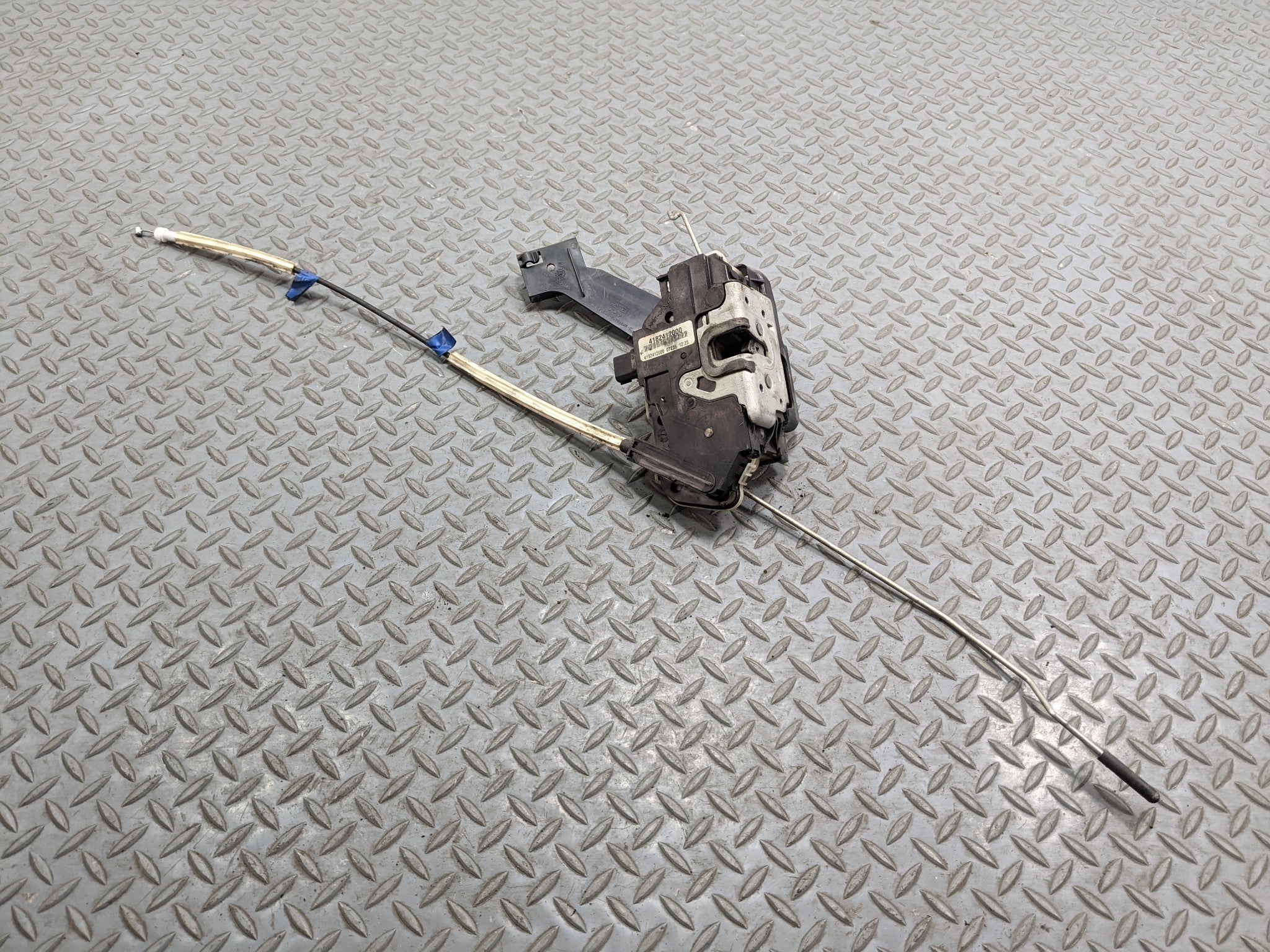 2008 - 2012 FORD ESCAPE OEM DOOR LATCH LOCK ACTUATOR FRONT RIGHT PASSENGER SIDE