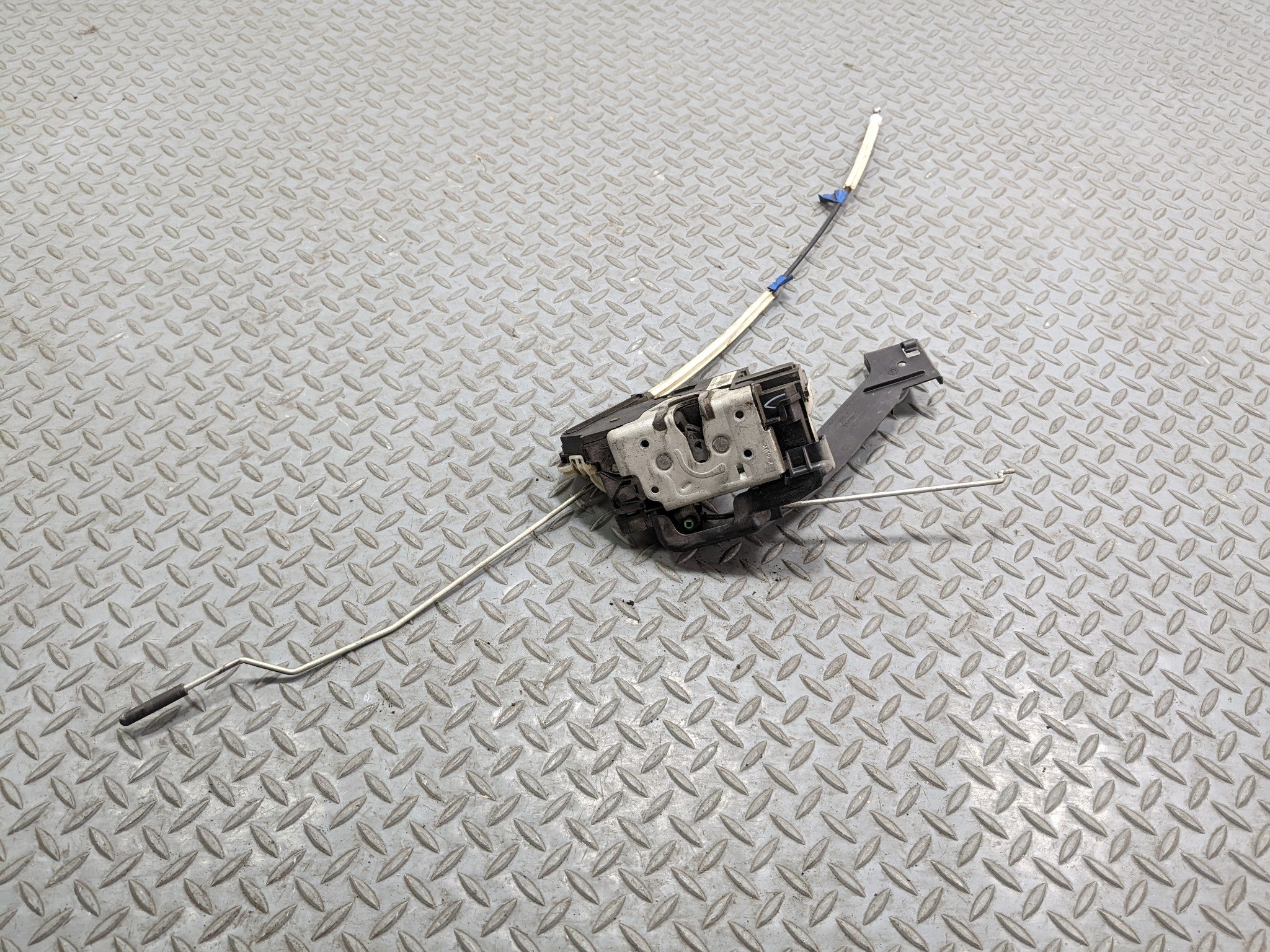 2008 - 2012 FORD ESCAPE OEM DOOR LATCH LOCK ACTUATOR FRONT RIGHT PASSENGER SIDE