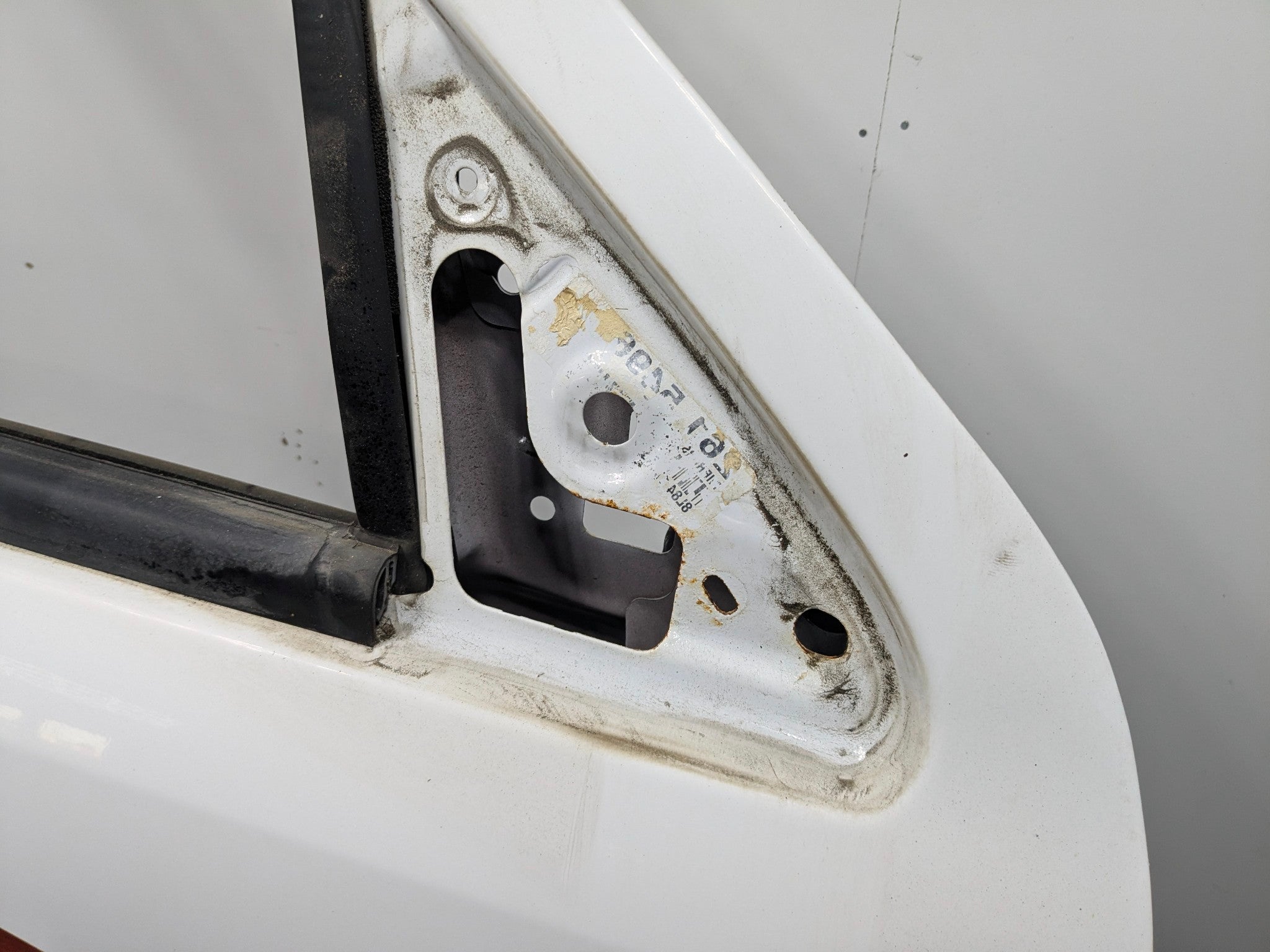 2008 - 2012 FORD ESCAPE OEM DOOR SHELL PANEL FRONT RIGHT PASSENGER SIDE WHITE