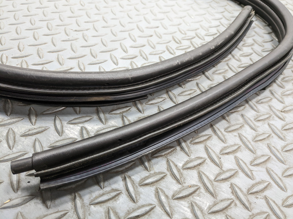2008 - 2012 FORD ESCAPE OEM DOOR SEAL WEATHER STRIPPING RUBBER FRONT RIGHT SIDE