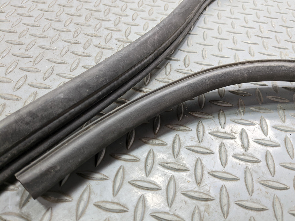 2008 - 2012 FORD ESCAPE OEM DOOR SEAL WEATHER STRIPPING RUBBER REAR LEFT SIDE