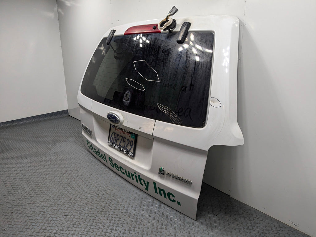 08 - 12 FORD ESCAPE OEM TAILGATE LIFTGATE SHELL PANEL WITH GLASS ASSEMBLY WHITE