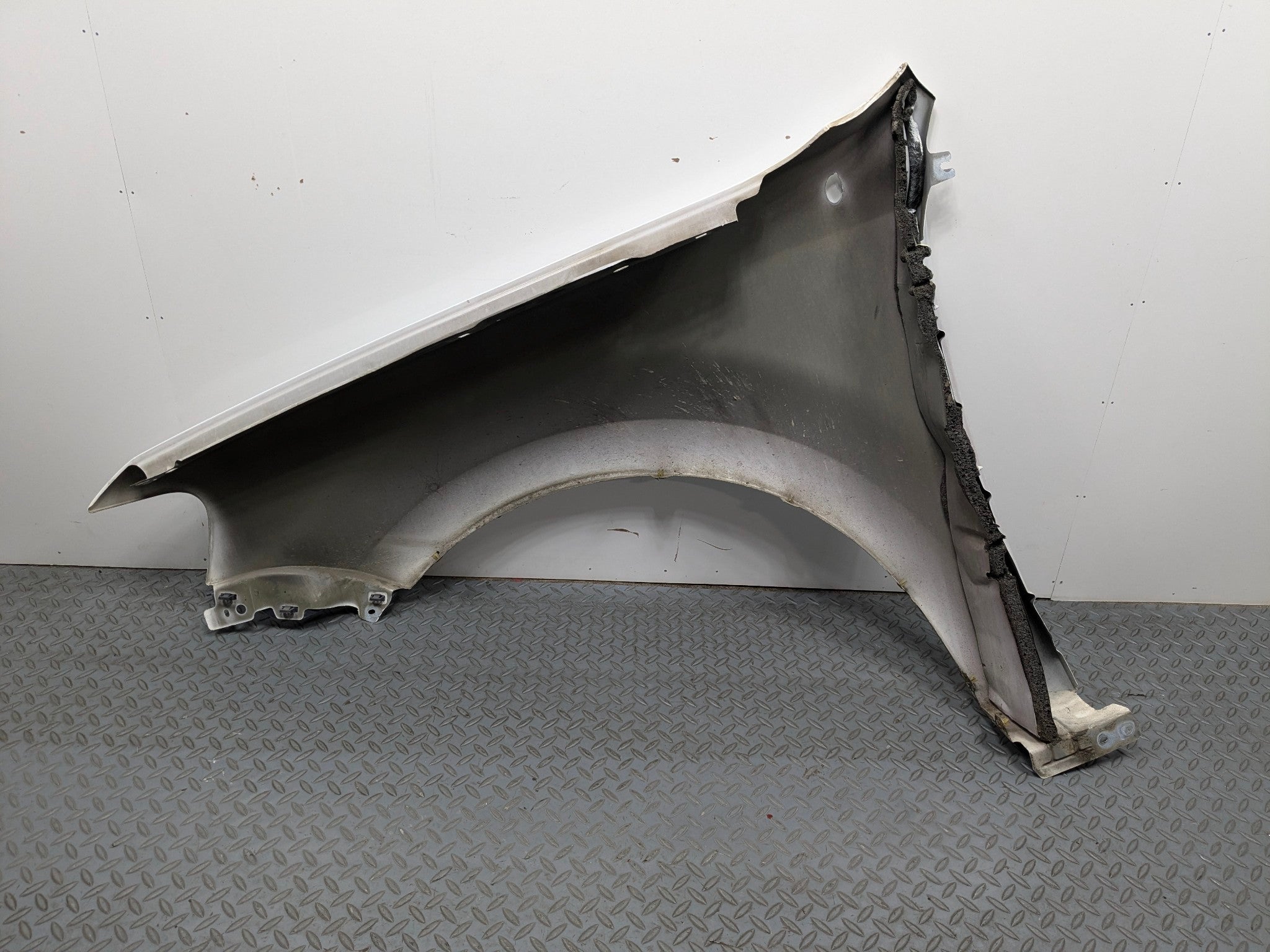 2008 - 2012 FORD ESCAPE OEM FENDER COVER PANEL FRONT RIGHT PASSENGER SIDE