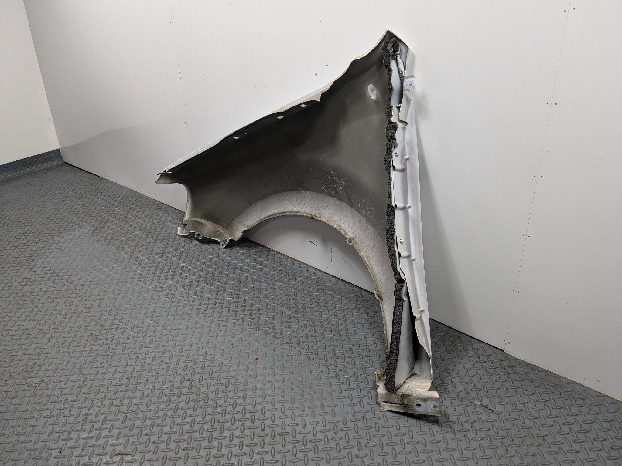 2008 - 2012 FORD ESCAPE OEM FENDER COVER PANEL FRONT RIGHT PASSENGER SIDE