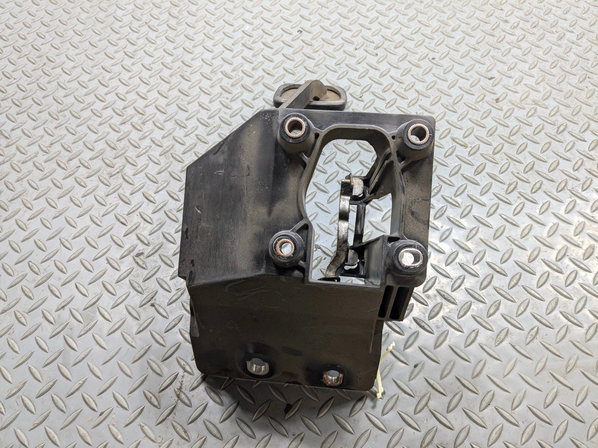 2008 - 2012 FORD ESCAPE OEM FOOT STEP BRAKE PEDAL WITH BRACKET ASSEMBLY