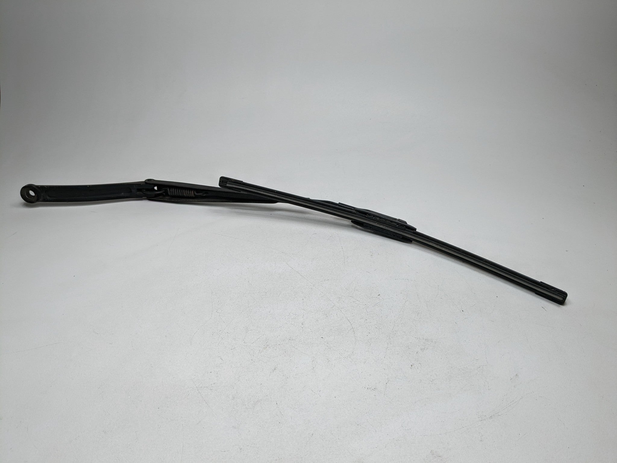 2008 - 2012 FORD ESCAPE OEM WINDSHIELD WIPER ARM WITH BLADE FRONT LEFT SIDE