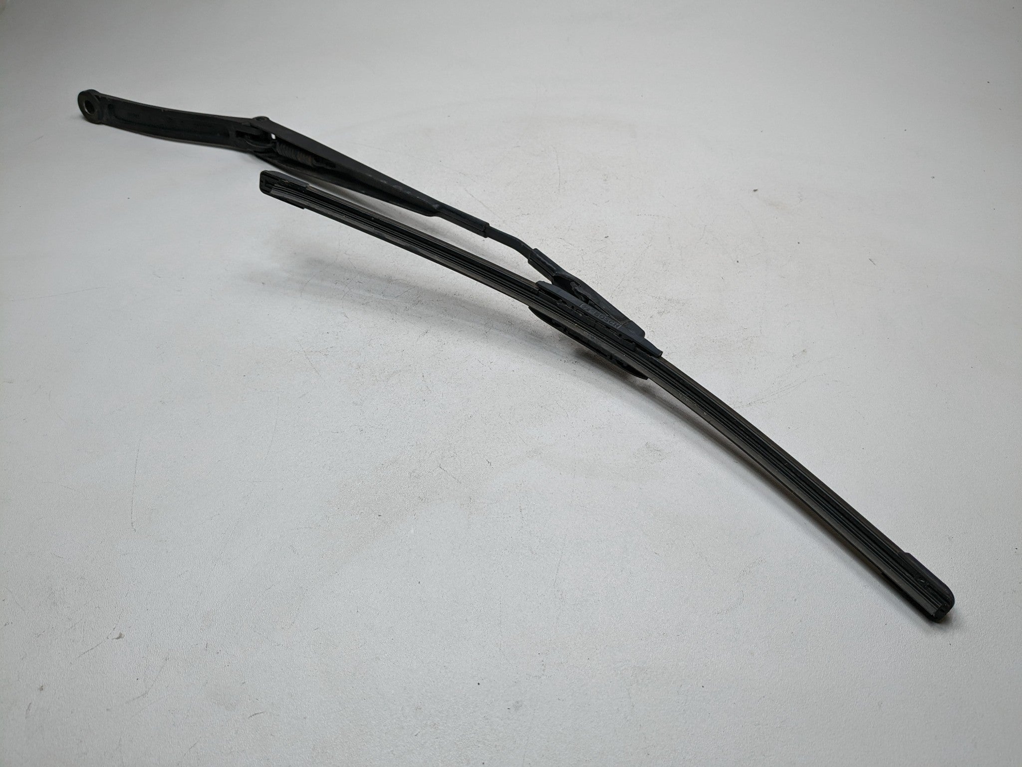 2008 - 2012 FORD ESCAPE OEM WINDSHIELD WIPER ARM WITH BLADE FRONT LEFT SIDE
