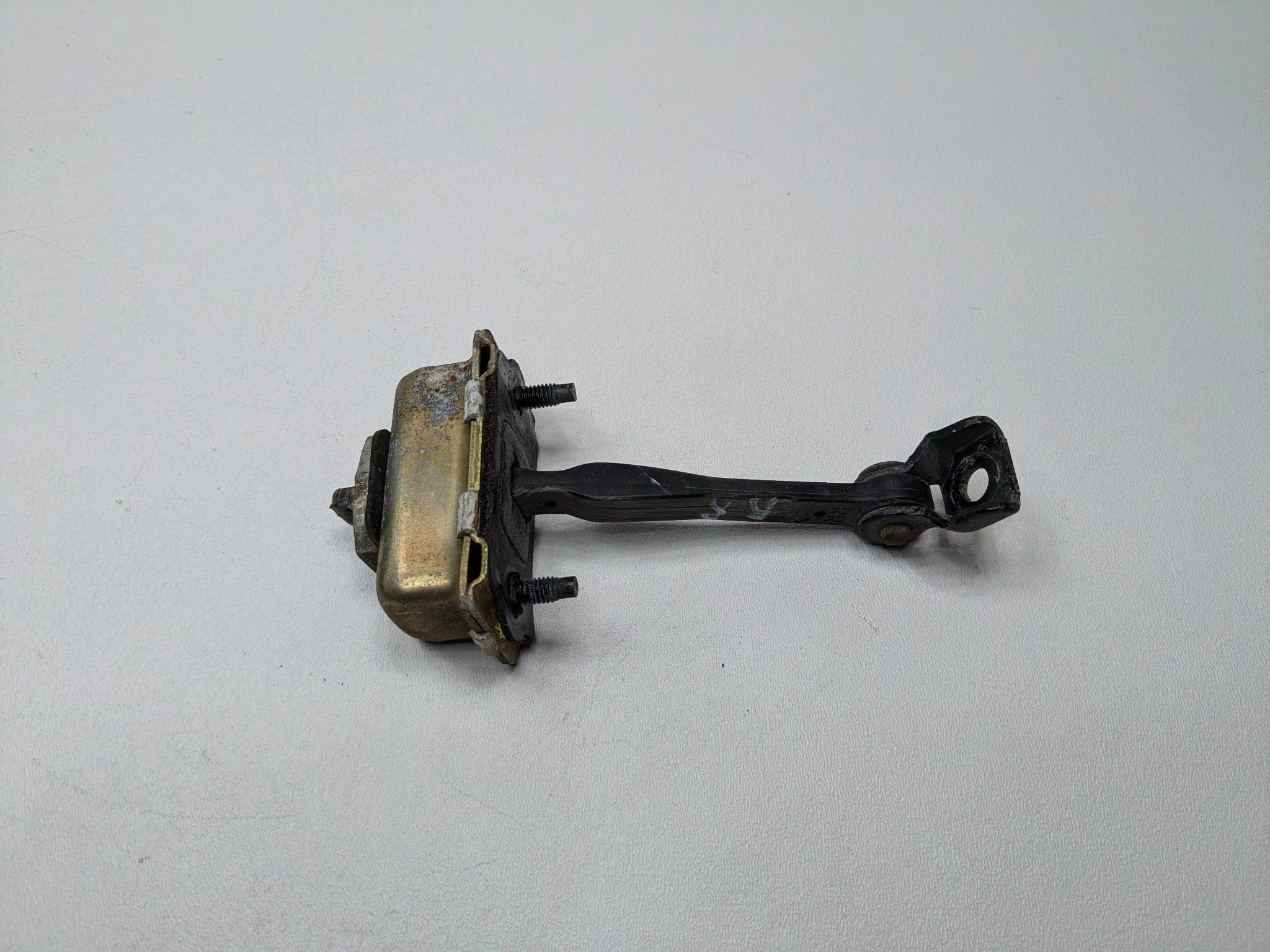2005 - 2007 CADILLAC CTS OEM DOOR CHECK STRAP STOPPER REAR RIGHT PASSENGER SIDE
