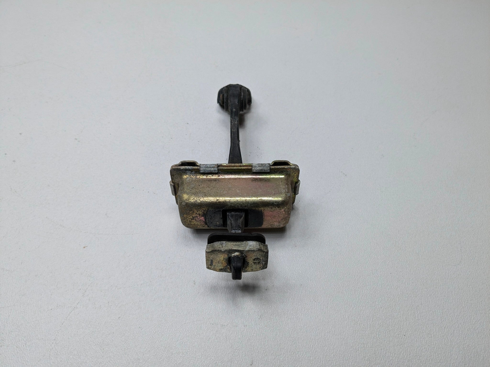 2005 - 2007 CADILLAC CTS OEM DOOR CHECK STRAP STOPPER REAR LEFT DRIVER SIDE