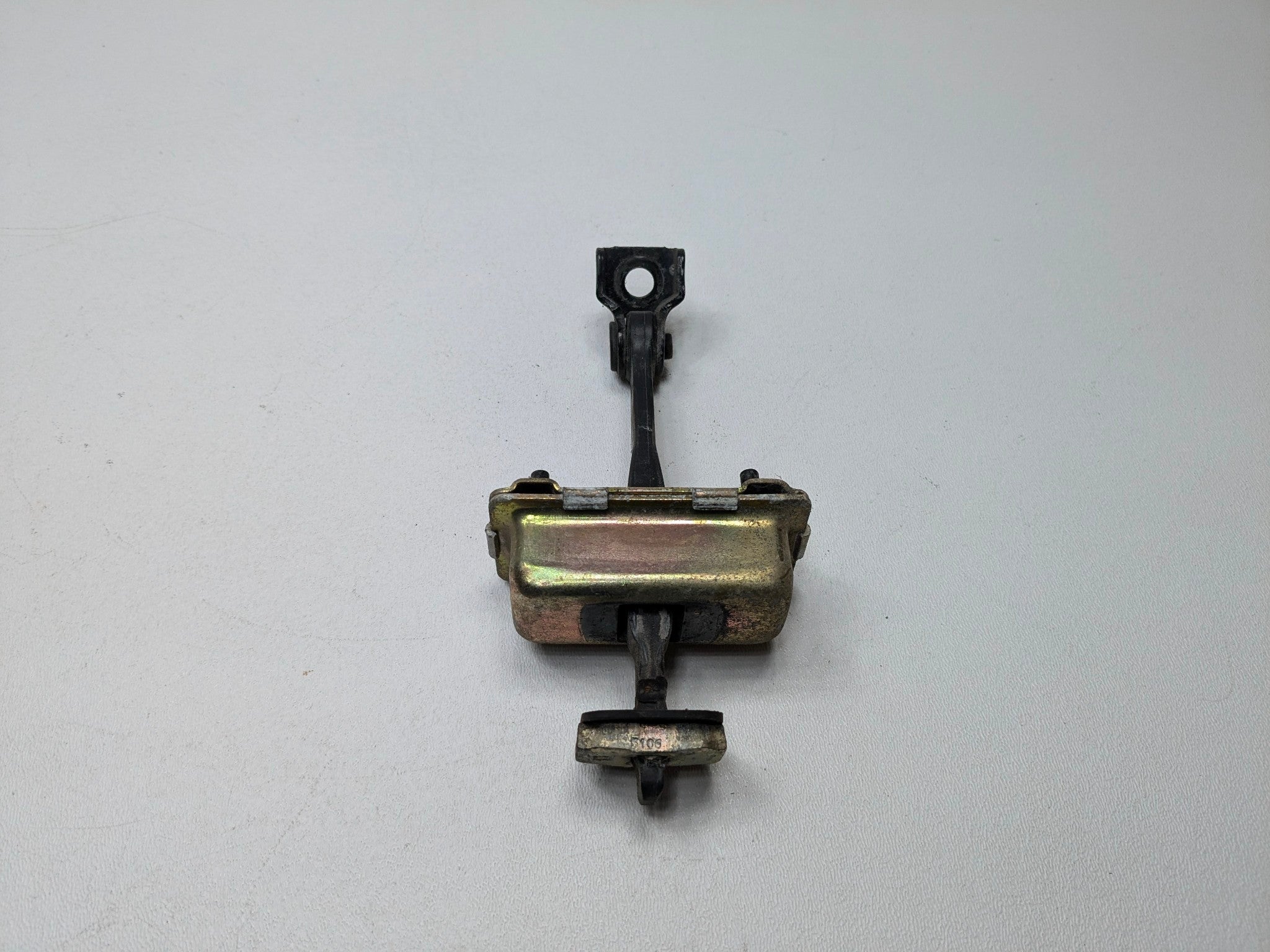 2005 - 2007 CADILLAC CTS OEM DOOR CHECK STRAP STOPPER REAR LEFT DRIVER SIDE