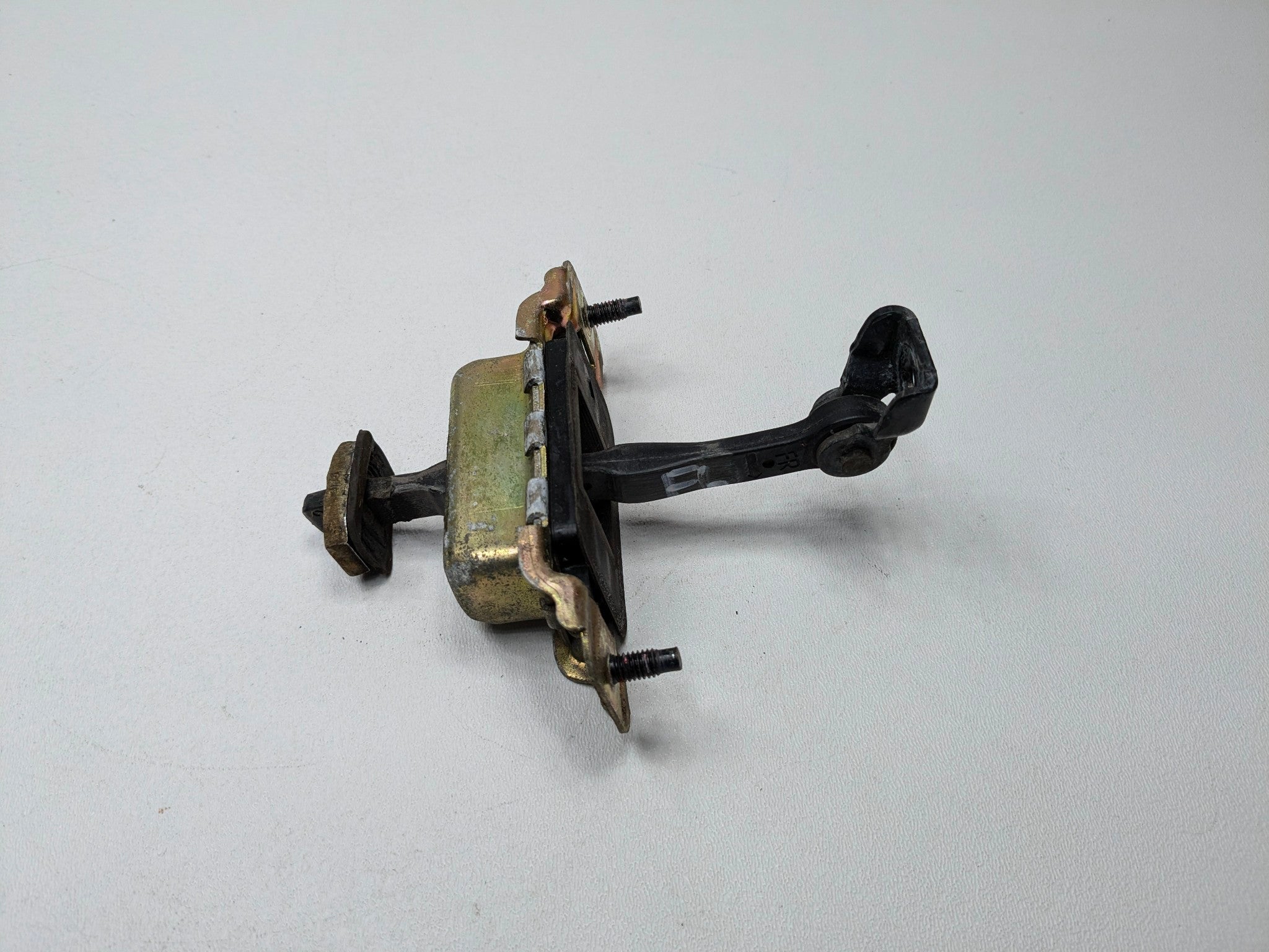 2005 - 2007 CADILLAC CTS OEM DOOR CHECK STRAP STOPPER FRONT LEFT DRIVER SIDE