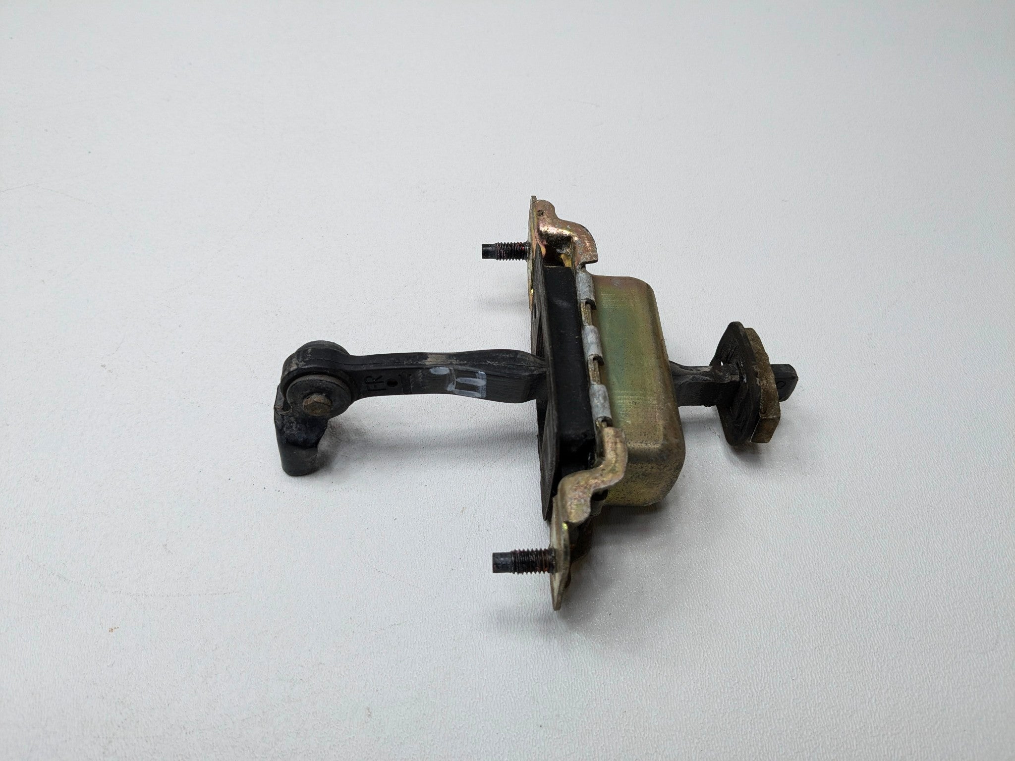 2005 - 2007 CADILLAC CTS OEM DOOR CHECK STRAP STOPPER FRONT RIGHT PASSENGER SIDE