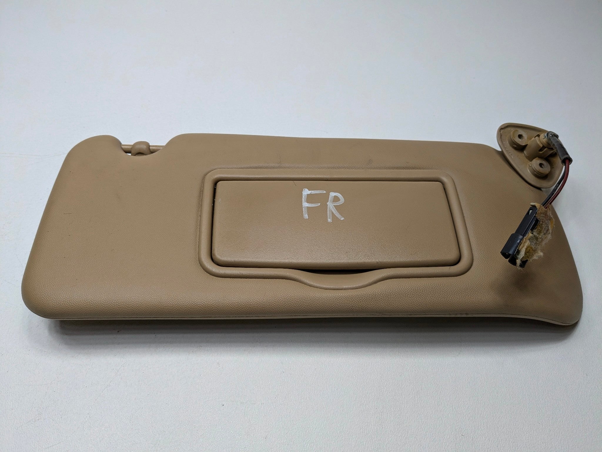 2005 - 2007 CADILLAC CTS OEM SUN VISOR UPPER ROOF FRONT RIGHT PASSENGER SIDE