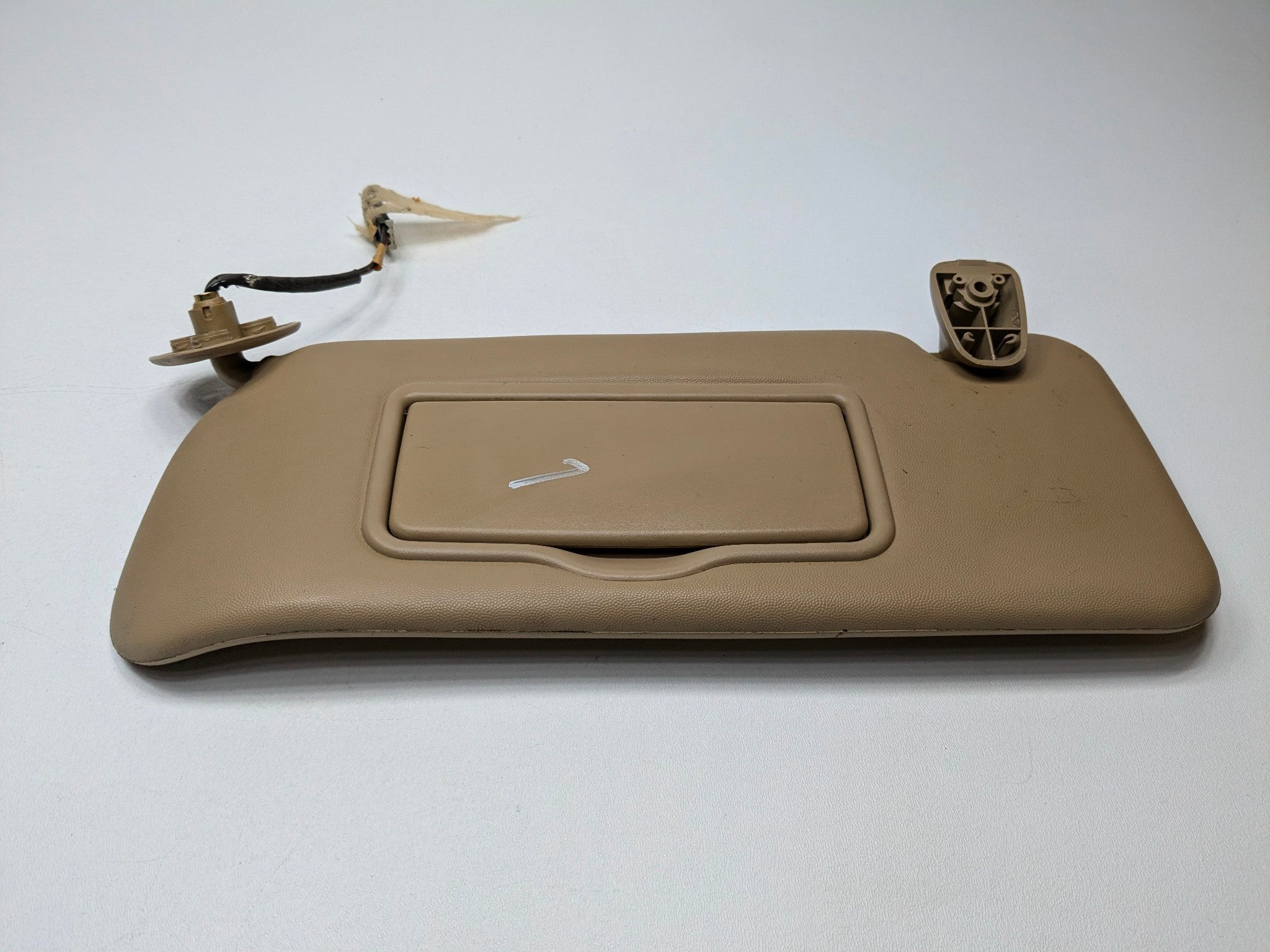 05 - 07 CADILLAC CTS OEM SUN VISOR BROWN GREY UPPER ROOF FRONT LEFT DRIVER SIDE