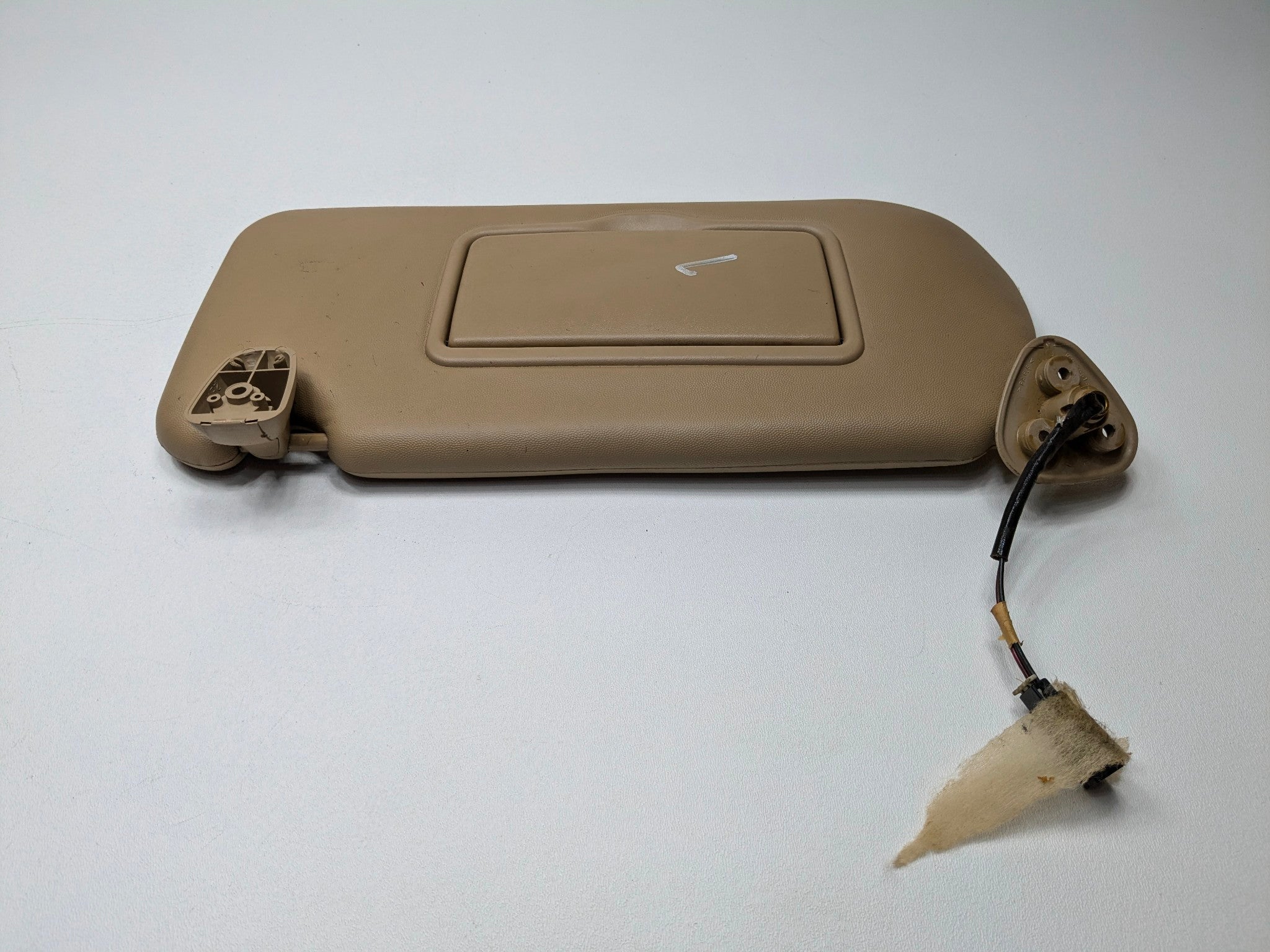 05 - 07 CADILLAC CTS OEM SUN VISOR BROWN GREY UPPER ROOF FRONT LEFT DRIVER SIDE