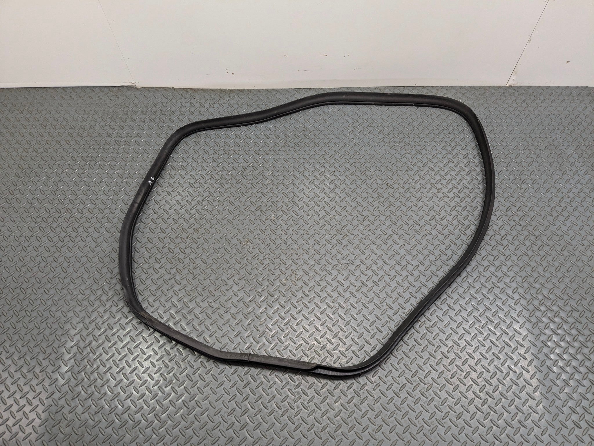 2005 - 2007 CADILLAC CTS OEM DOOR SEAL WEATHER STRIPPING RUBBER REAR LEFT SIDE