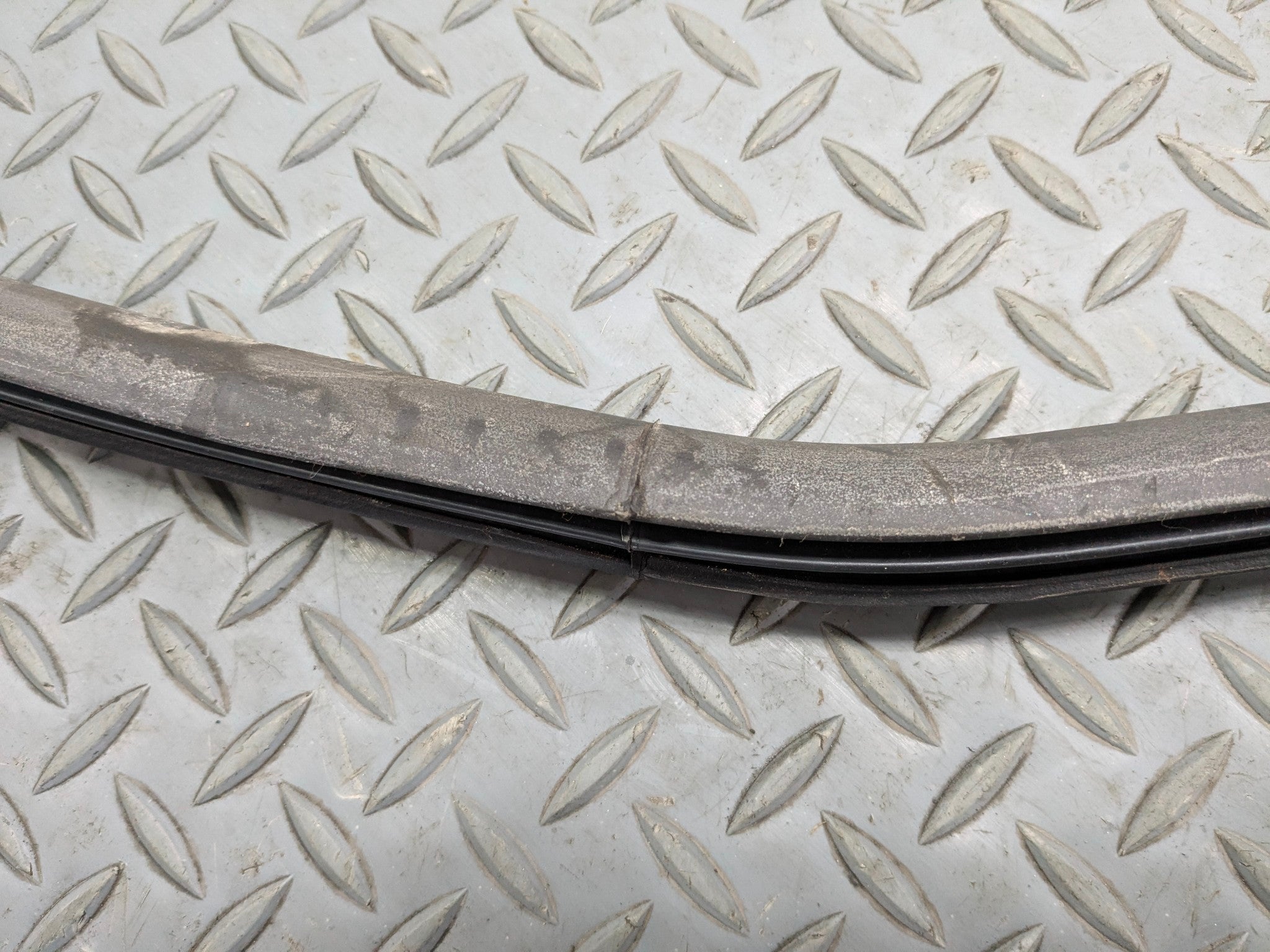 2005 - 2007 CADILLAC CTS OEM DOOR SEAL WEATHER STRIPPING RUBBER REAR RIGHT SIDE