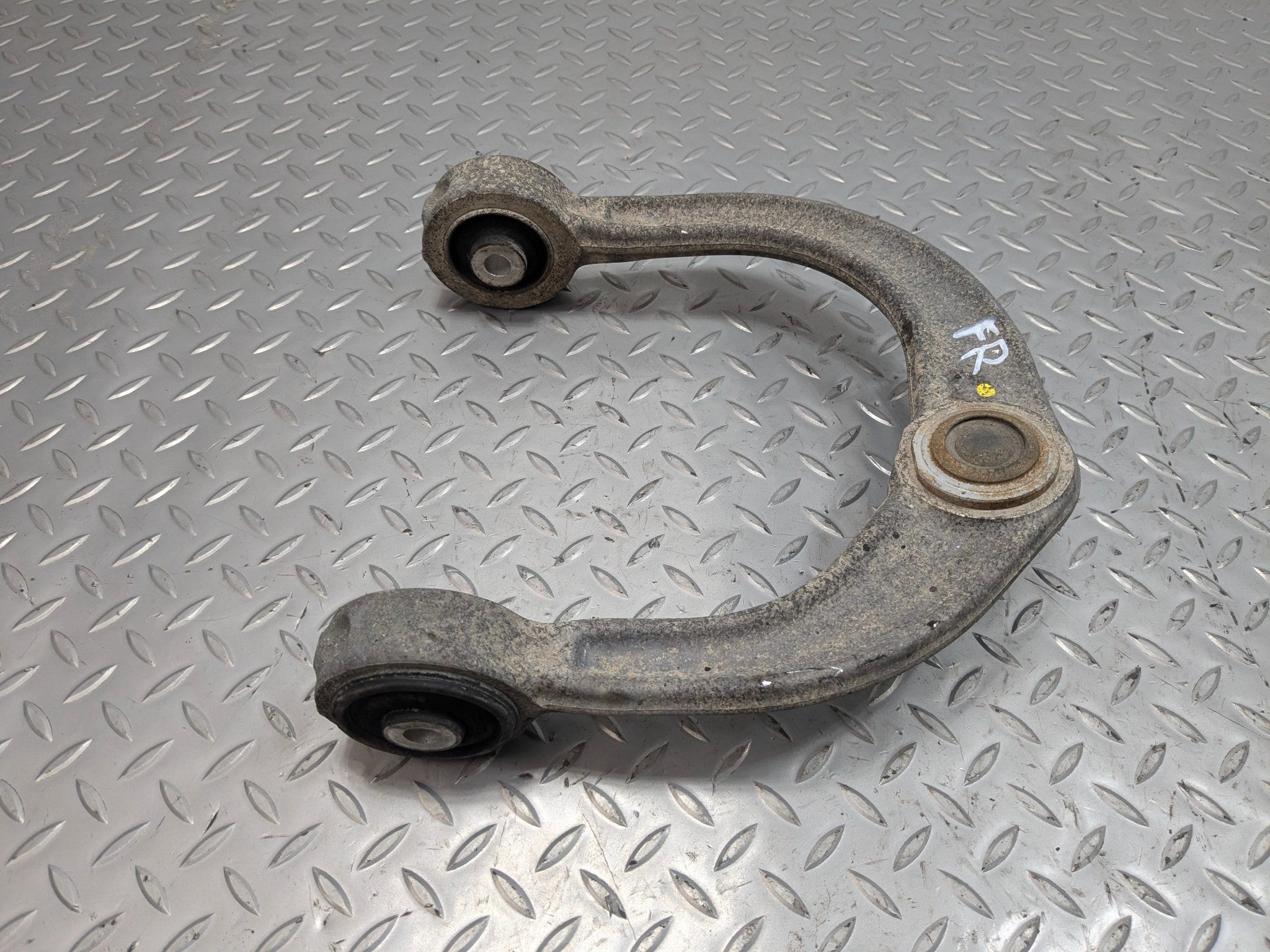 2005 - 2007 CADILLAC CTS OEM UPPER CONTROL ARM FRONT RIGHT PASSENGER SIDE