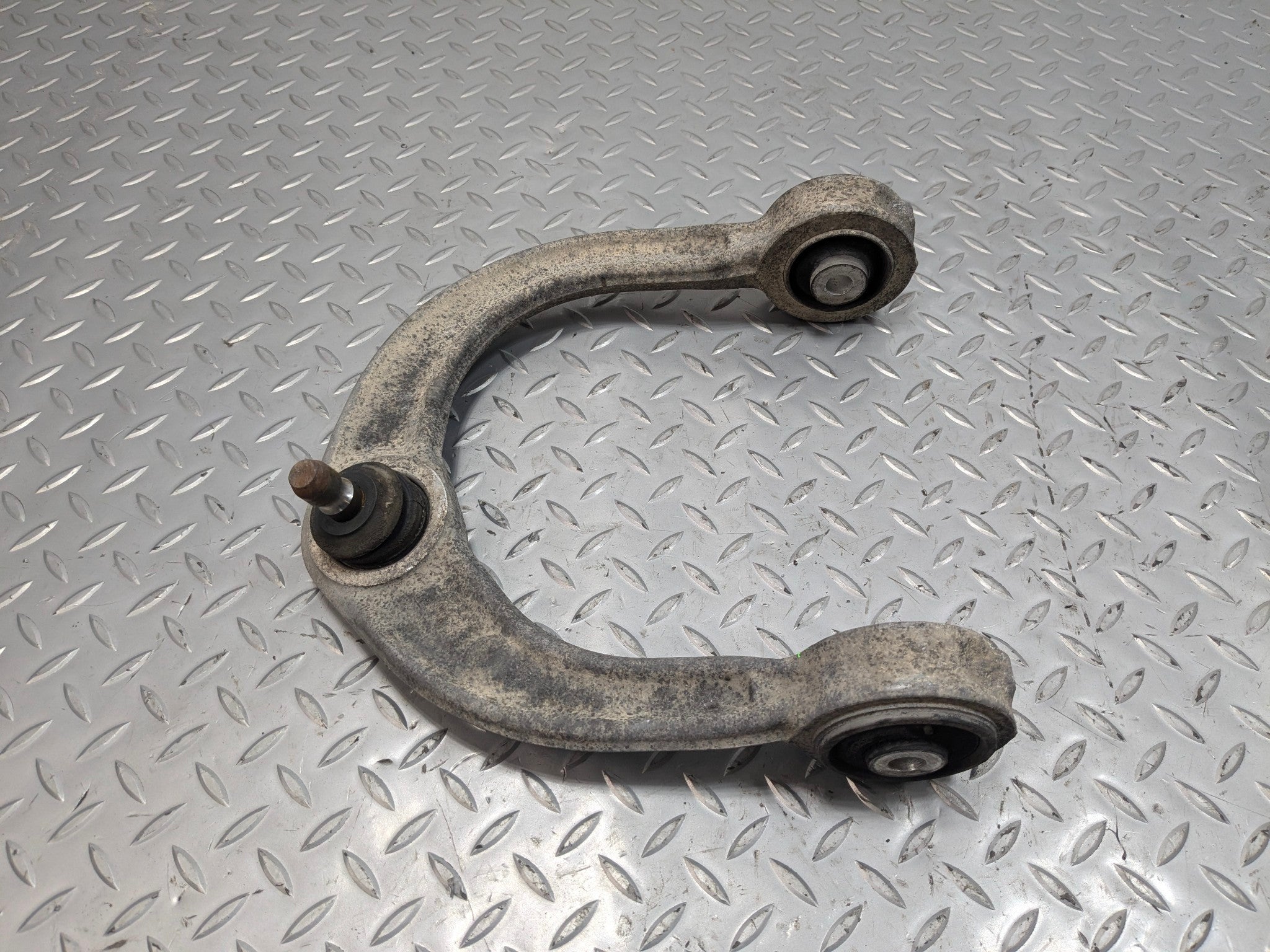 2005 - 2007 CADILLAC CTS OEM UPPER CONTROL ARM FRONT RIGHT PASSENGER SIDE