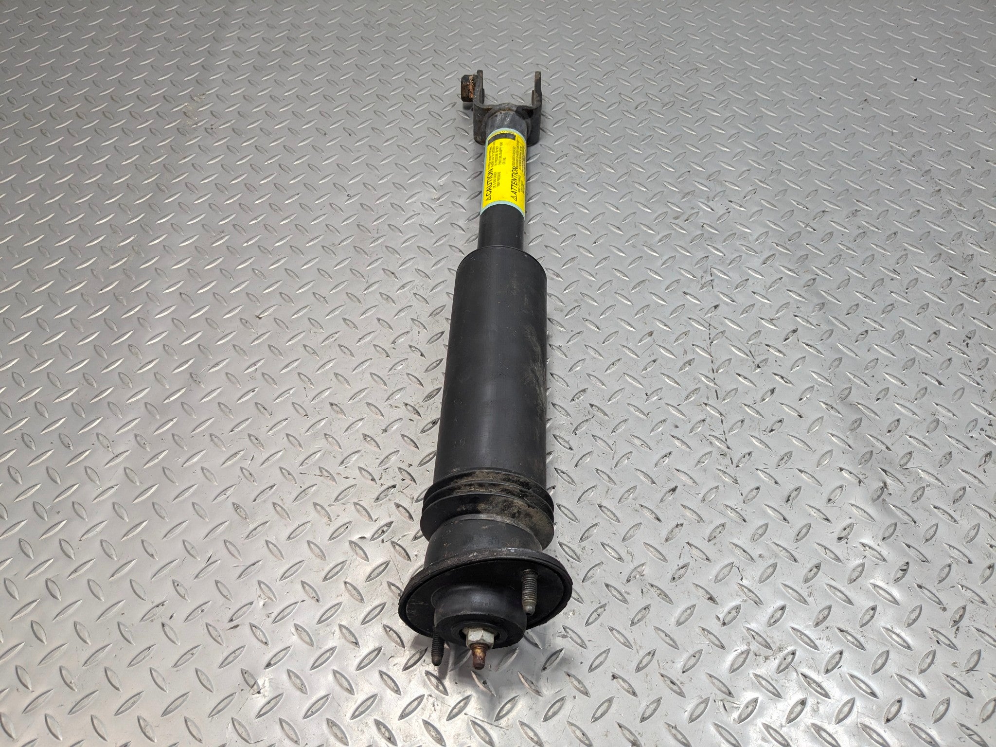 2005 - 2007 CADILLAC CTS OEM SHOCK ABSORBER STRUT REAR LEFT DRIVER SIDE