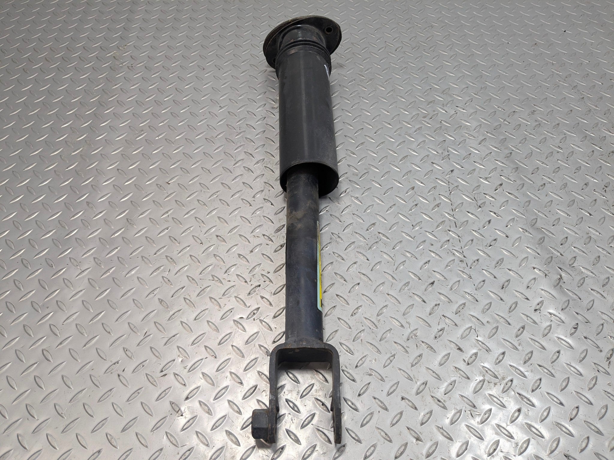 2005 - 2007 CADILLAC CTS OEM SHOCK ABSORBER STRUT  REAR RIGHT PASSENGER SIDE