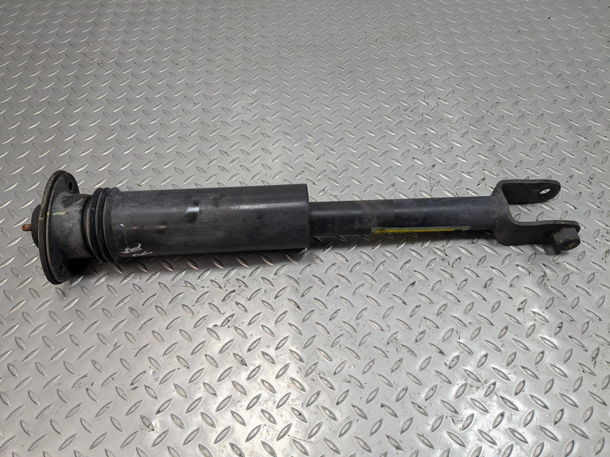 2005 - 2007 CADILLAC CTS OEM SHOCK ABSORBER STRUT  REAR RIGHT PASSENGER SIDE
