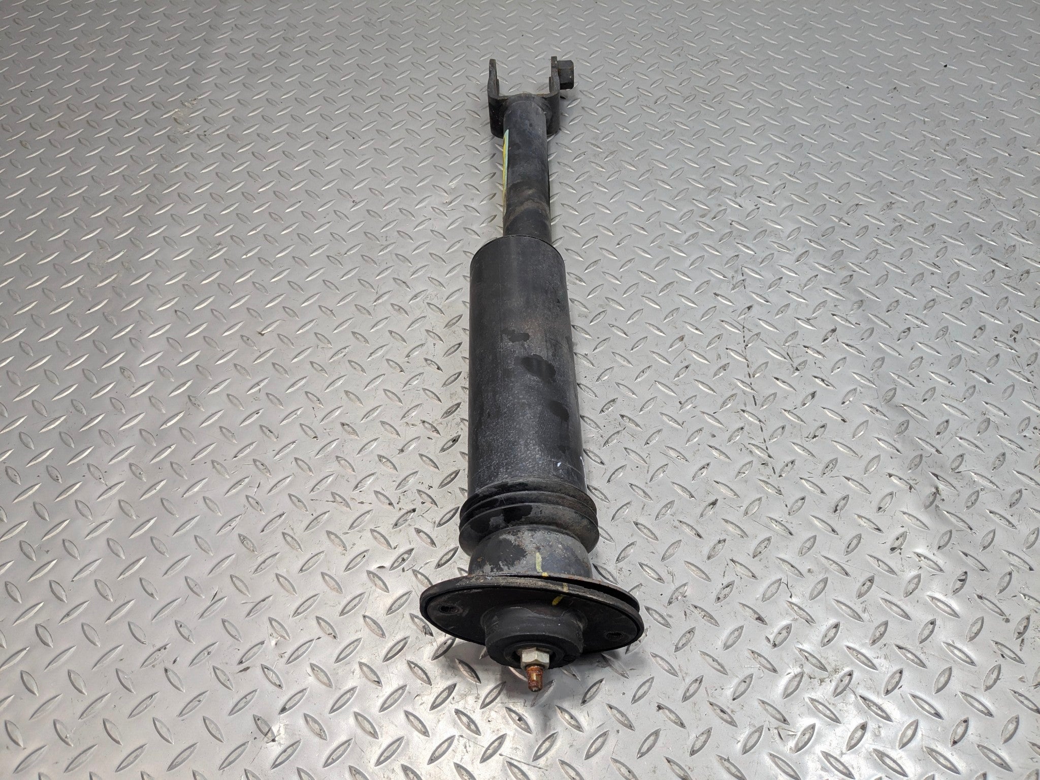 2005 - 2007 CADILLAC CTS OEM SHOCK ABSORBER STRUT  REAR RIGHT PASSENGER SIDE