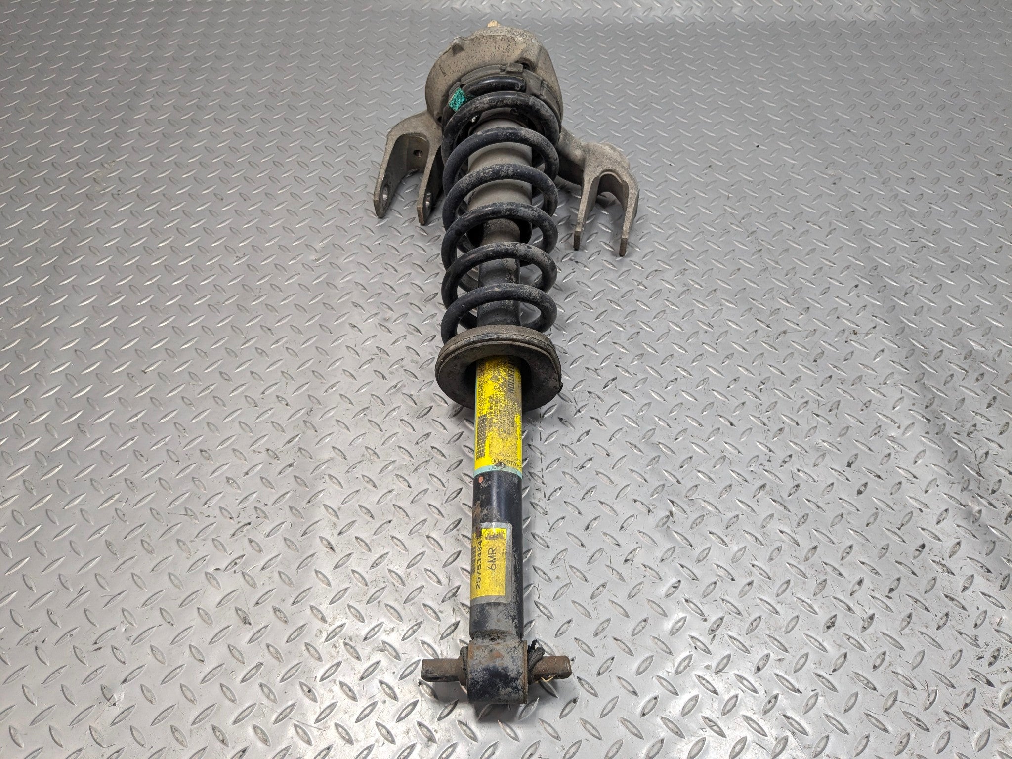 05 - 07 CADILLAC CTS OEM STRUT SHOCK ABSORBER SPRING ASSEMBLY FRONT LEFT SIDE