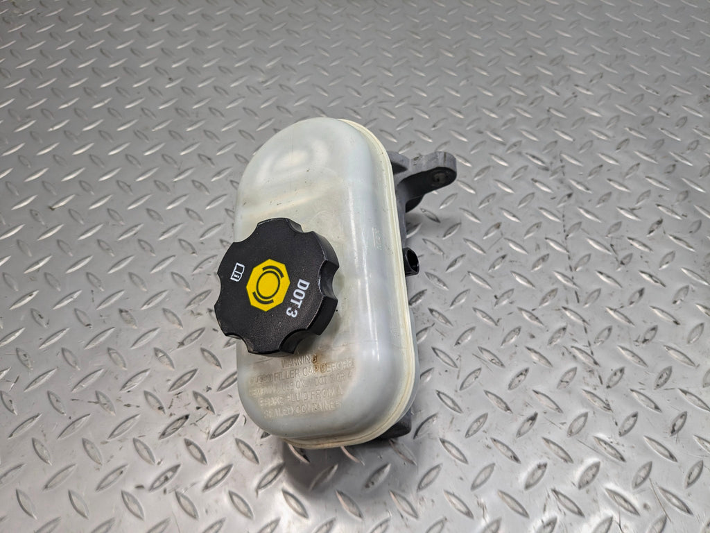 2005 - 2007 CADILLAC CTS OEM BRAKE MASTER CYLINDER WITH RESERVOIR ASSEMBLY