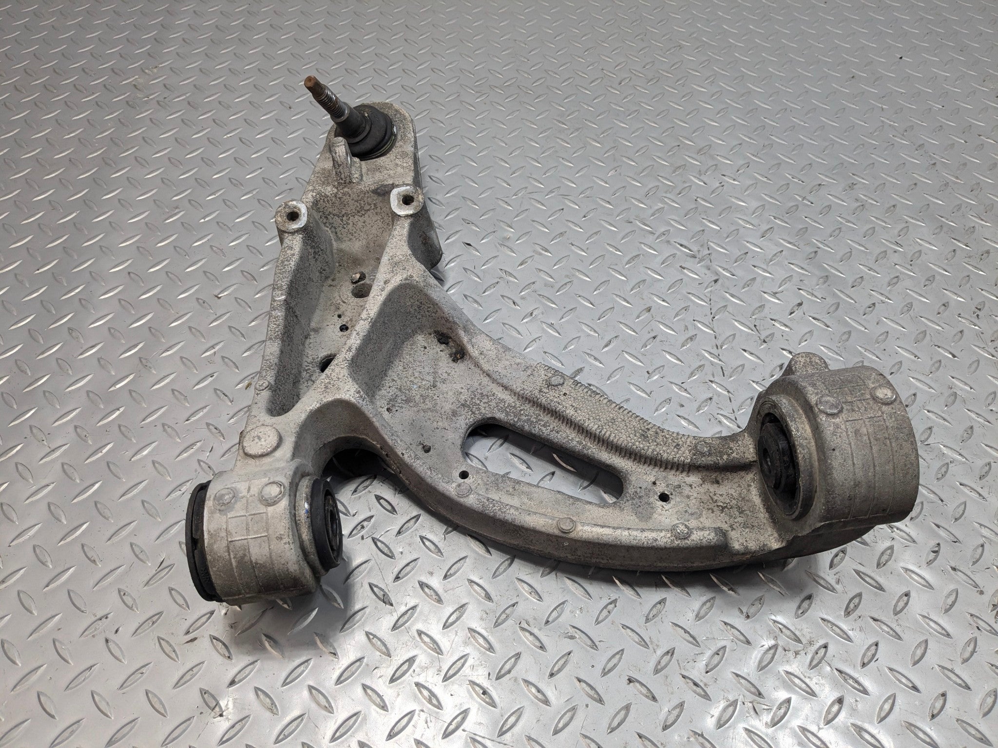 2005 - 2007 CADILLAC CTS OEM LOWER CONTROL ARM FRONT LEFT DRIVER SIDE