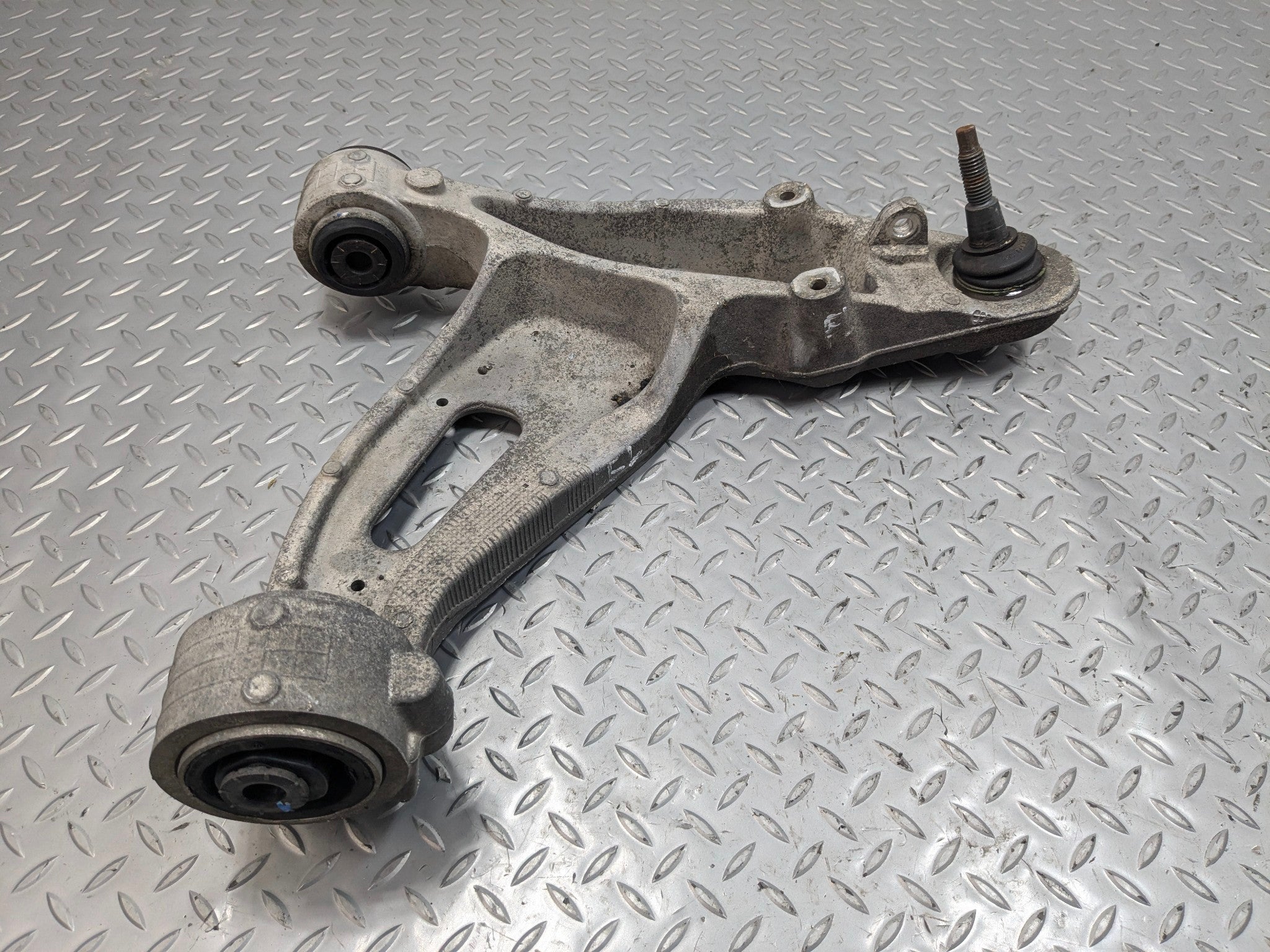 2005 - 2007 CADILLAC CTS OEM LOWER CONTROL ARM FRONT LEFT DRIVER SIDE