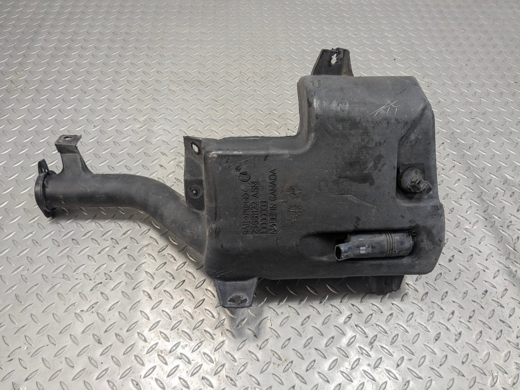 2005 - 2007 CADILLAC CTS OEM WINDSHIELD WASHER RESERVOIR BOTTLE TANK