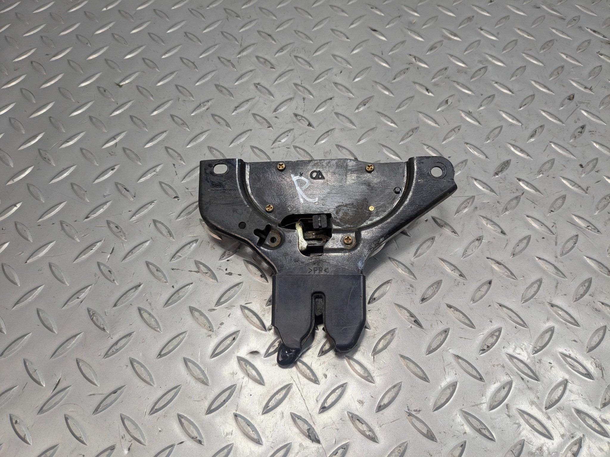 2005 - 2007 CADILLAC CTS OEM TRUNK LID LATCH LOCK RELEASE REAR ACTUATOR ASSEMBLY