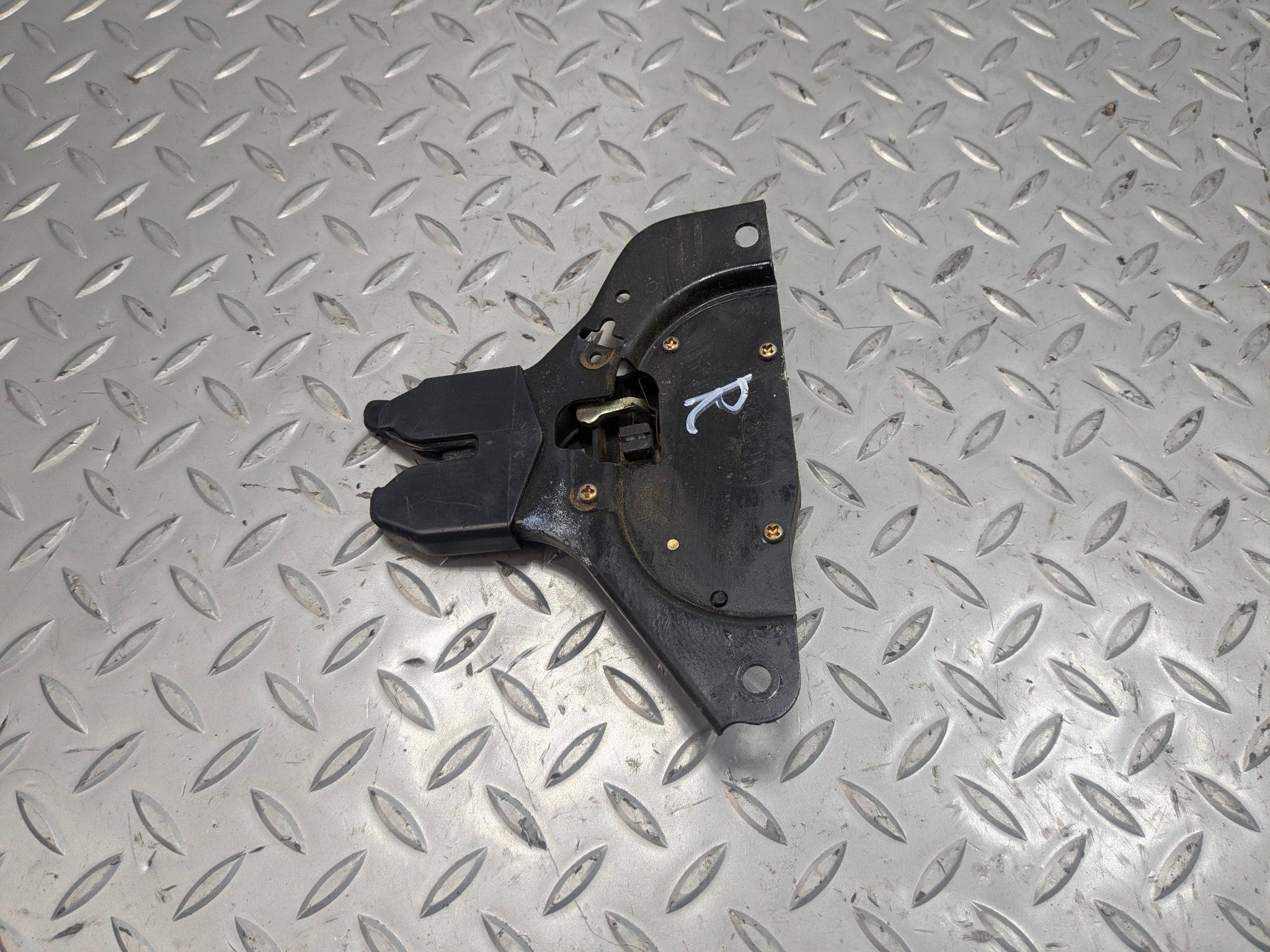 2005 - 2007 CADILLAC CTS OEM TRUNK LID LATCH LOCK RELEASE REAR ACTUATOR ASSEMBLY