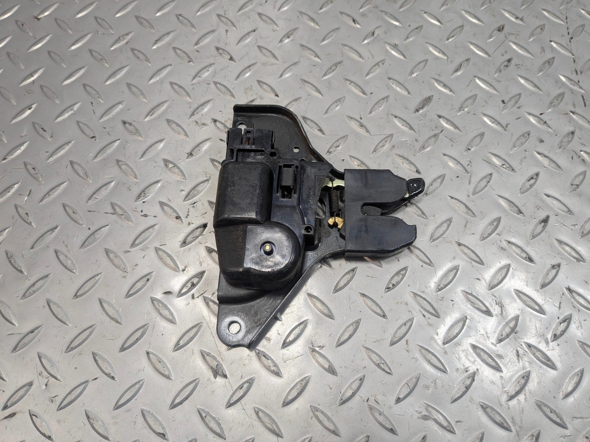 2005 - 2007 CADILLAC CTS OEM TRUNK LID LATCH LOCK RELEASE REAR ACTUATOR ASSEMBLY