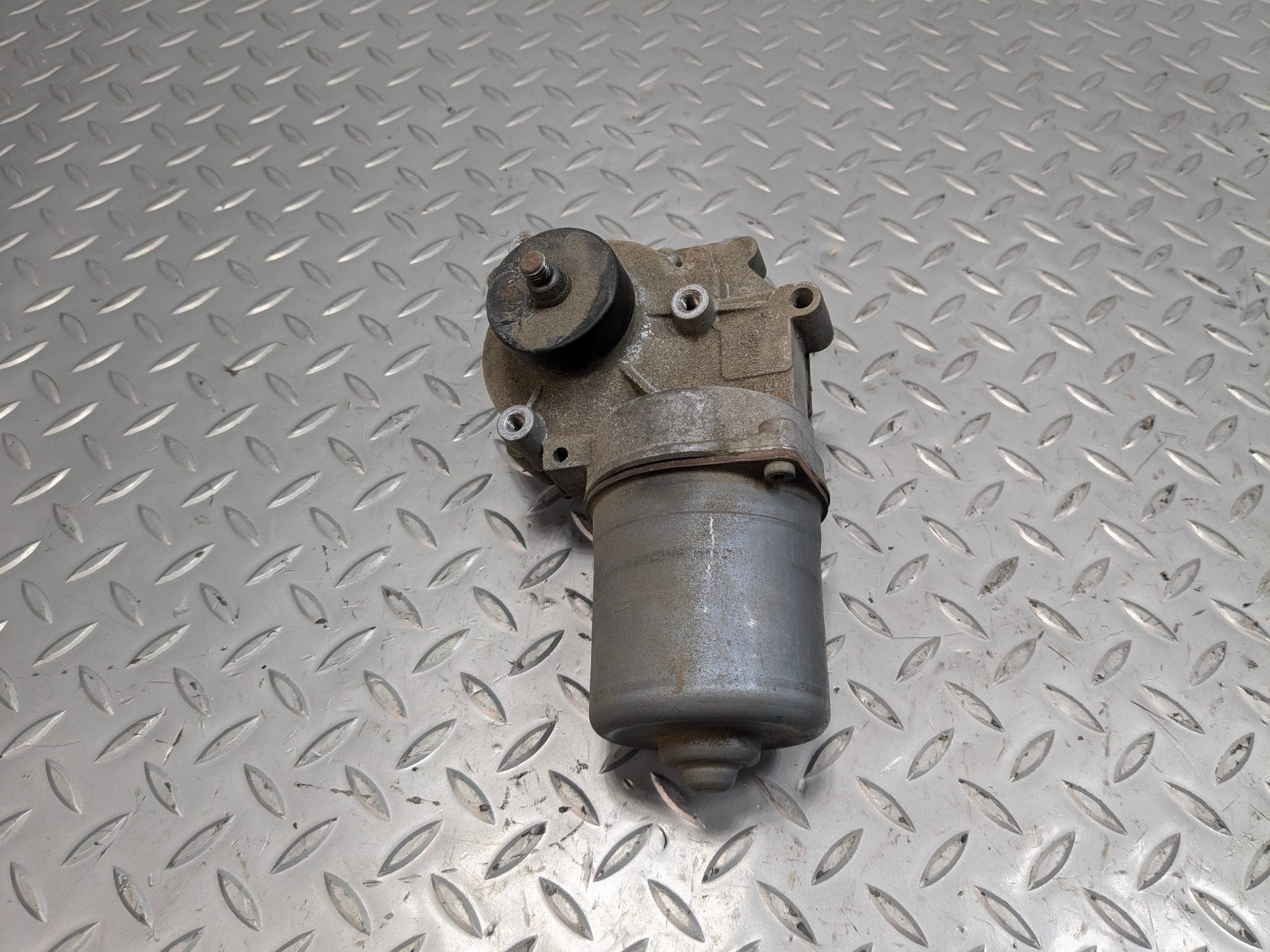 2005 - 2007 CADILLAC CTS OEM FRONT WIPER MOTOR WINDSHIELD WASHER