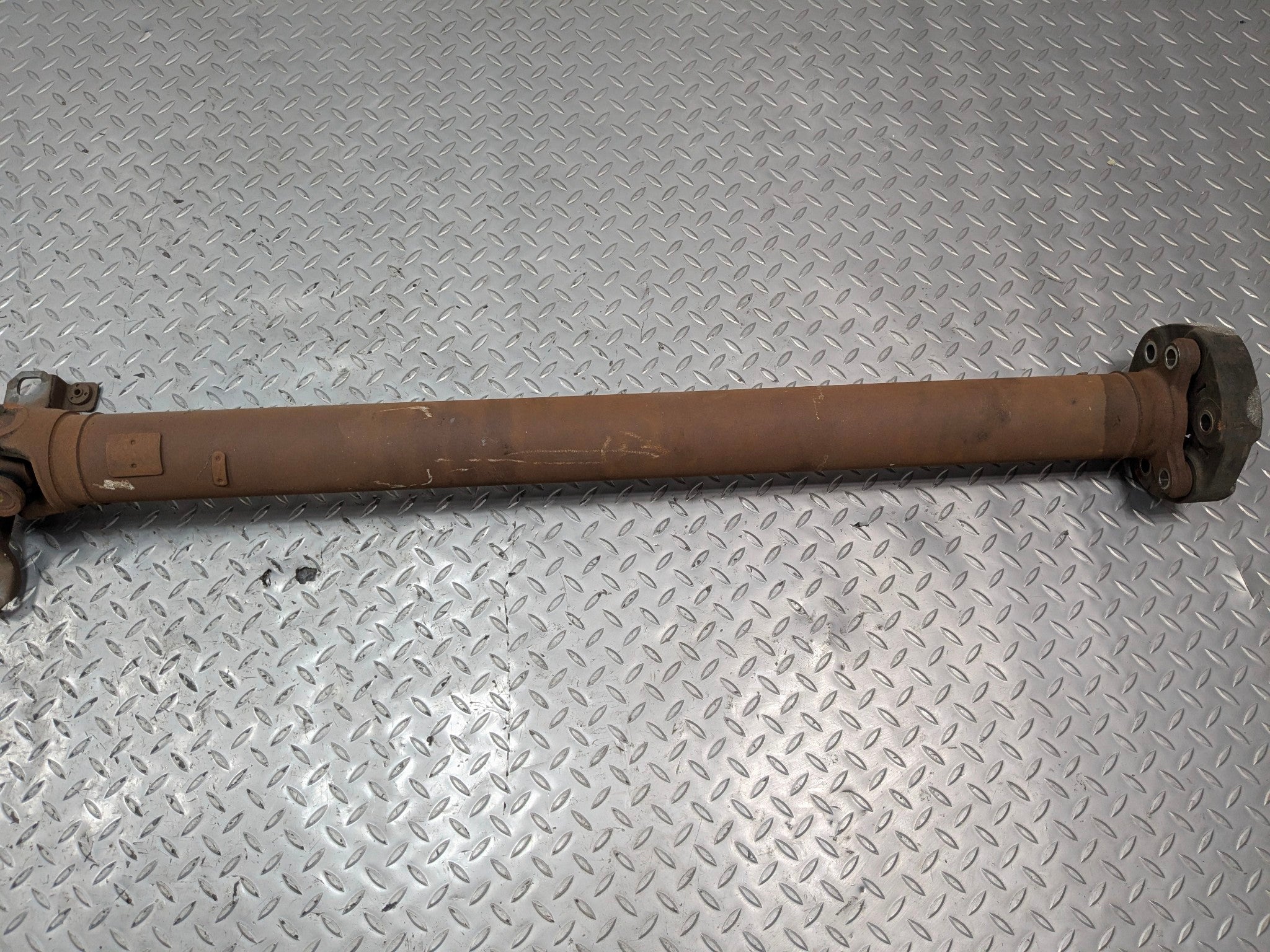 2005 - 2007 CADILLAC CTS OEM REAR DRIVE SHAFT CARDAN PROPELLER ASSEMBLY