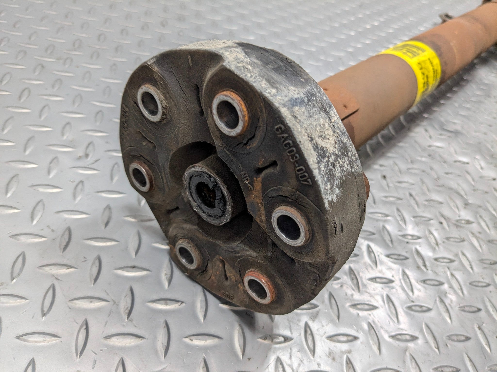 2005 - 2007 CADILLAC CTS OEM REAR DRIVE SHAFT CARDAN PROPELLER ASSEMBLY