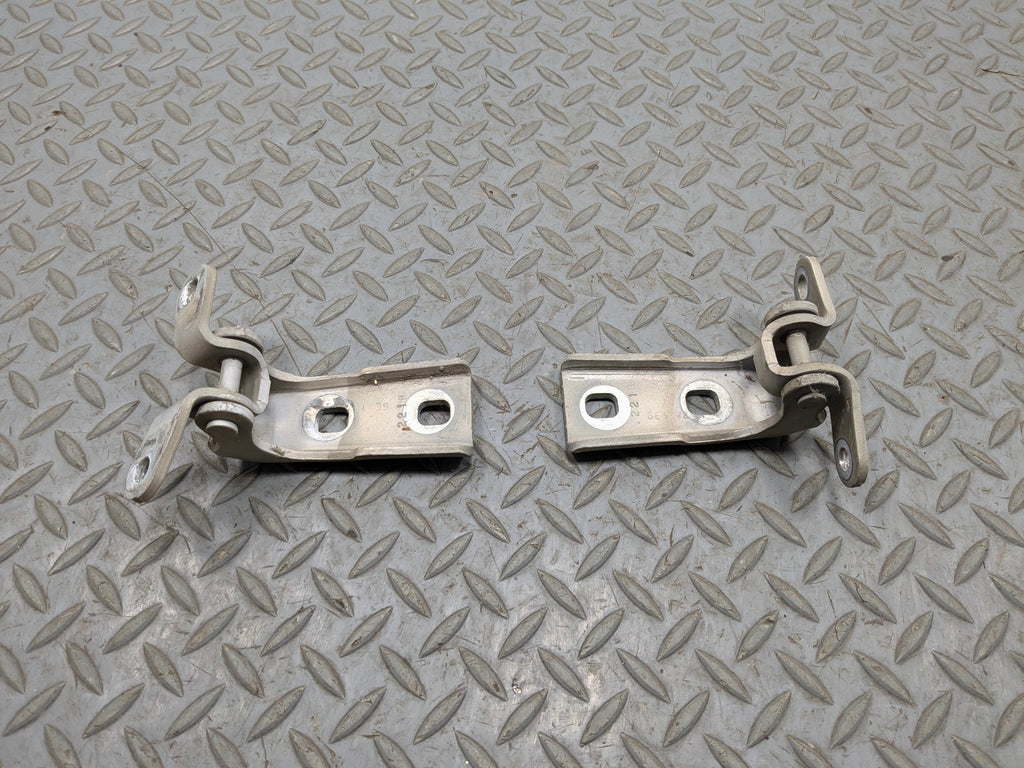 2005 - 2007 CADILLAC CTS OEM DOOR HINGE SET FRONT LEFT DRIVER SIDE