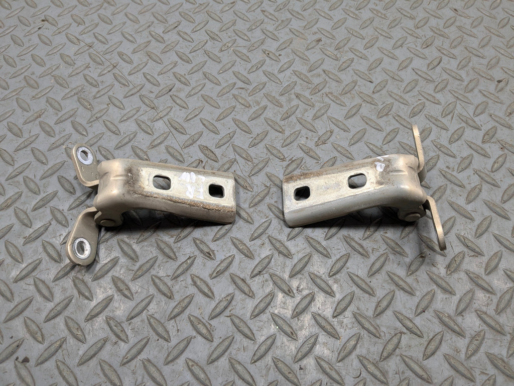 2005 - 2007 CADILLAC CTS OEM UPPER AND LOWER DOOR HINGE SET FRONT RIGHT SIDE