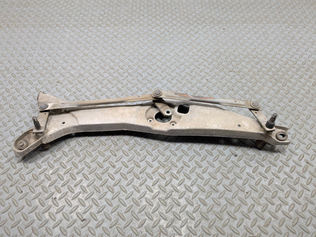 2005 - 2007 CADILLAC CTS OEM WINDSHIELD WIPER TRANSMISSION LINKAGE FRONT SIDE