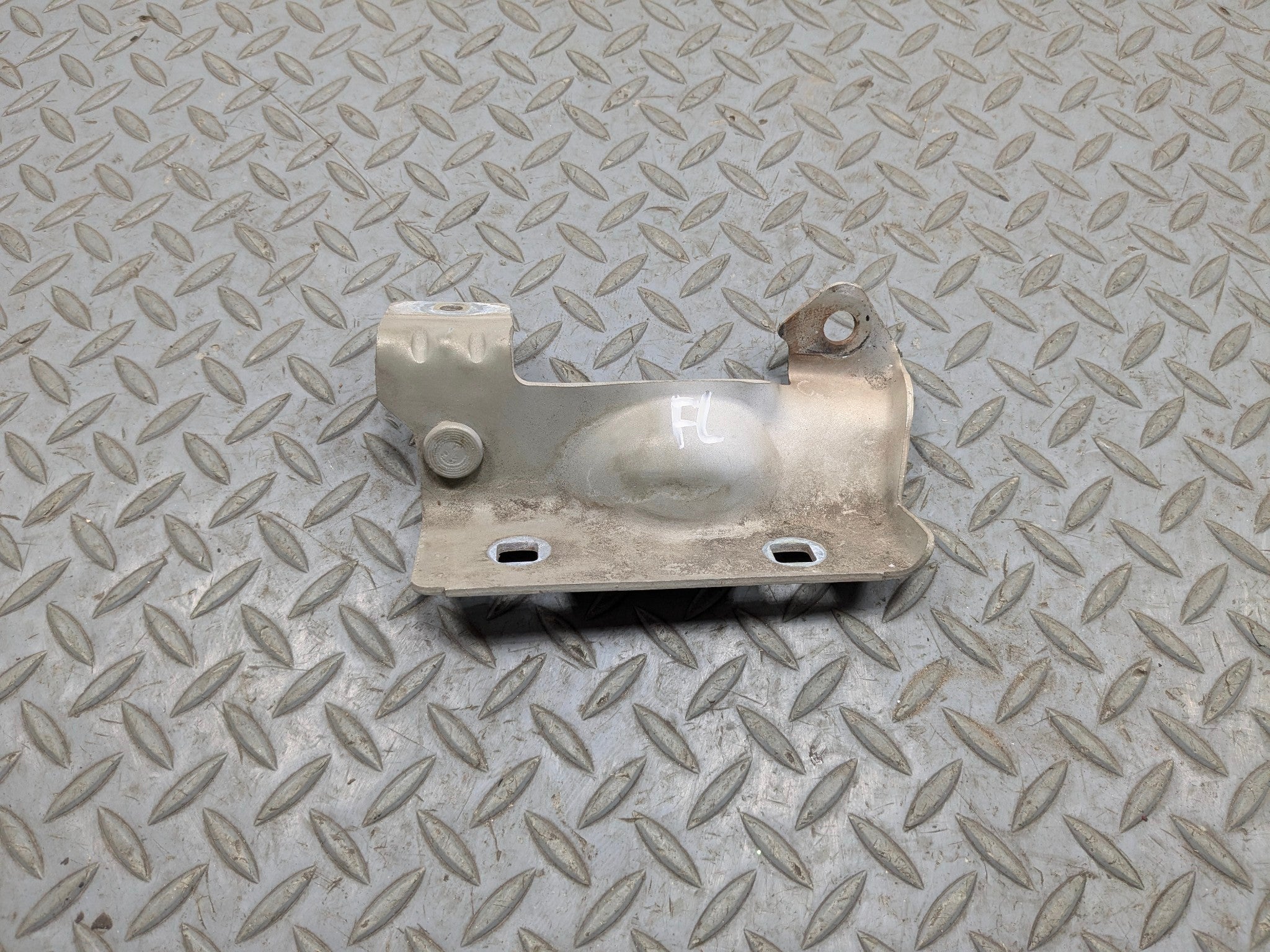 2005 - 2007 CADILLAC CTS OEM HOOD HINGE FRONT LEFT DRIVER SIDE