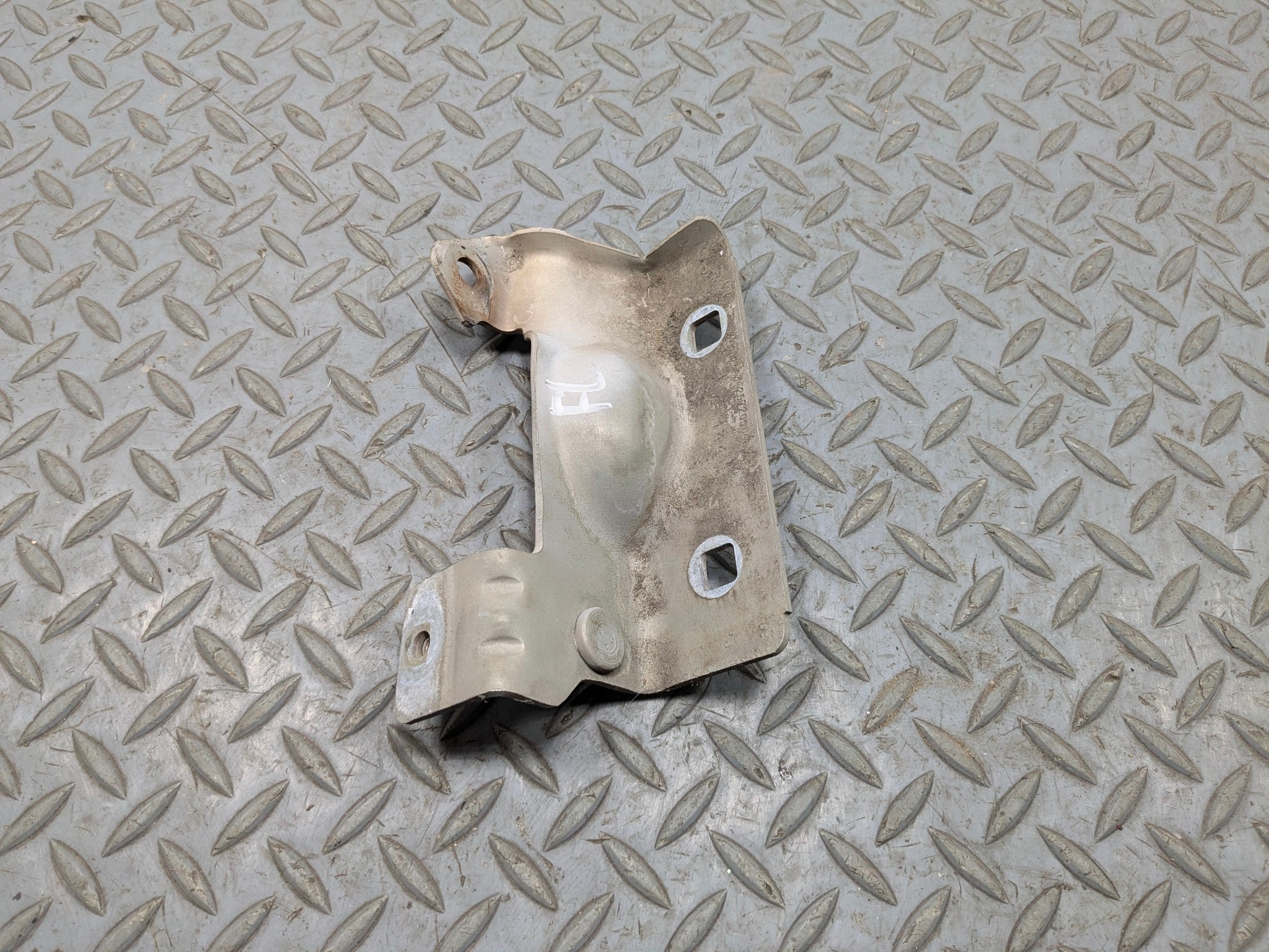 2005 - 2007 CADILLAC CTS OEM HOOD HINGE FRONT LEFT DRIVER SIDE
