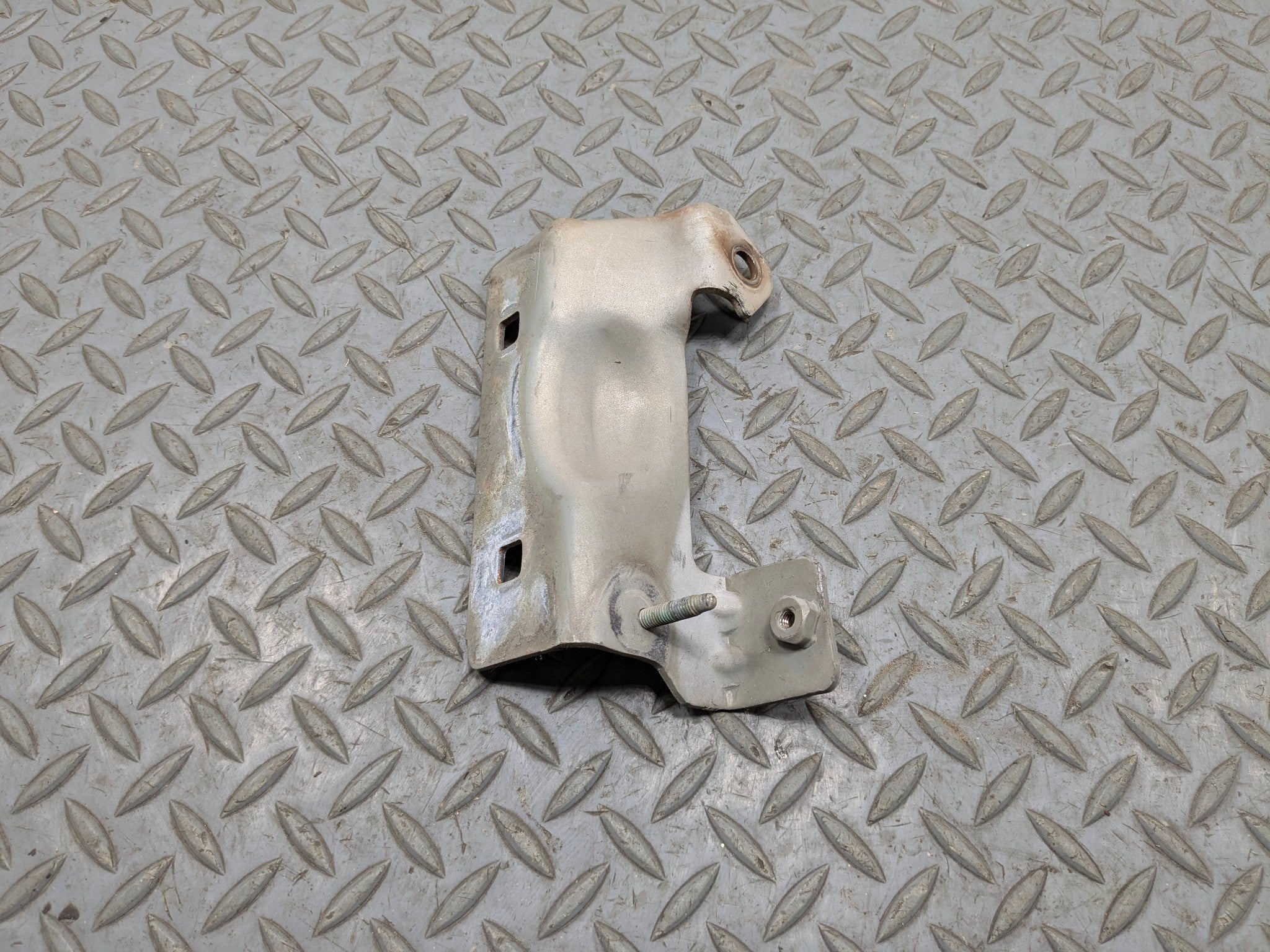2005 - 2007 CADILLAC CTS OEM HOOD HINGE FRONT LEFT DRIVER SIDE